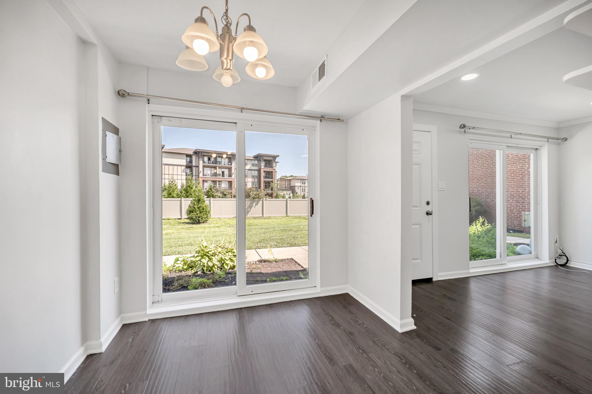 YORKTOWN - Residential