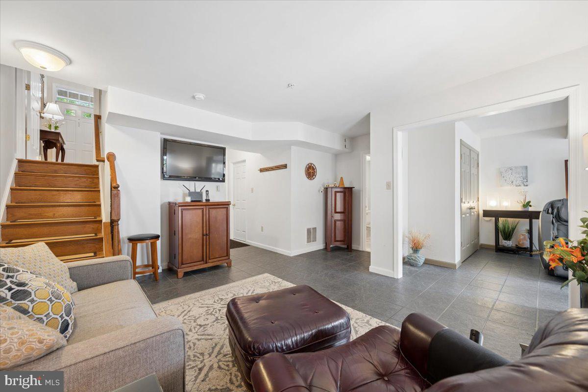 WORMANS MILL - Residential