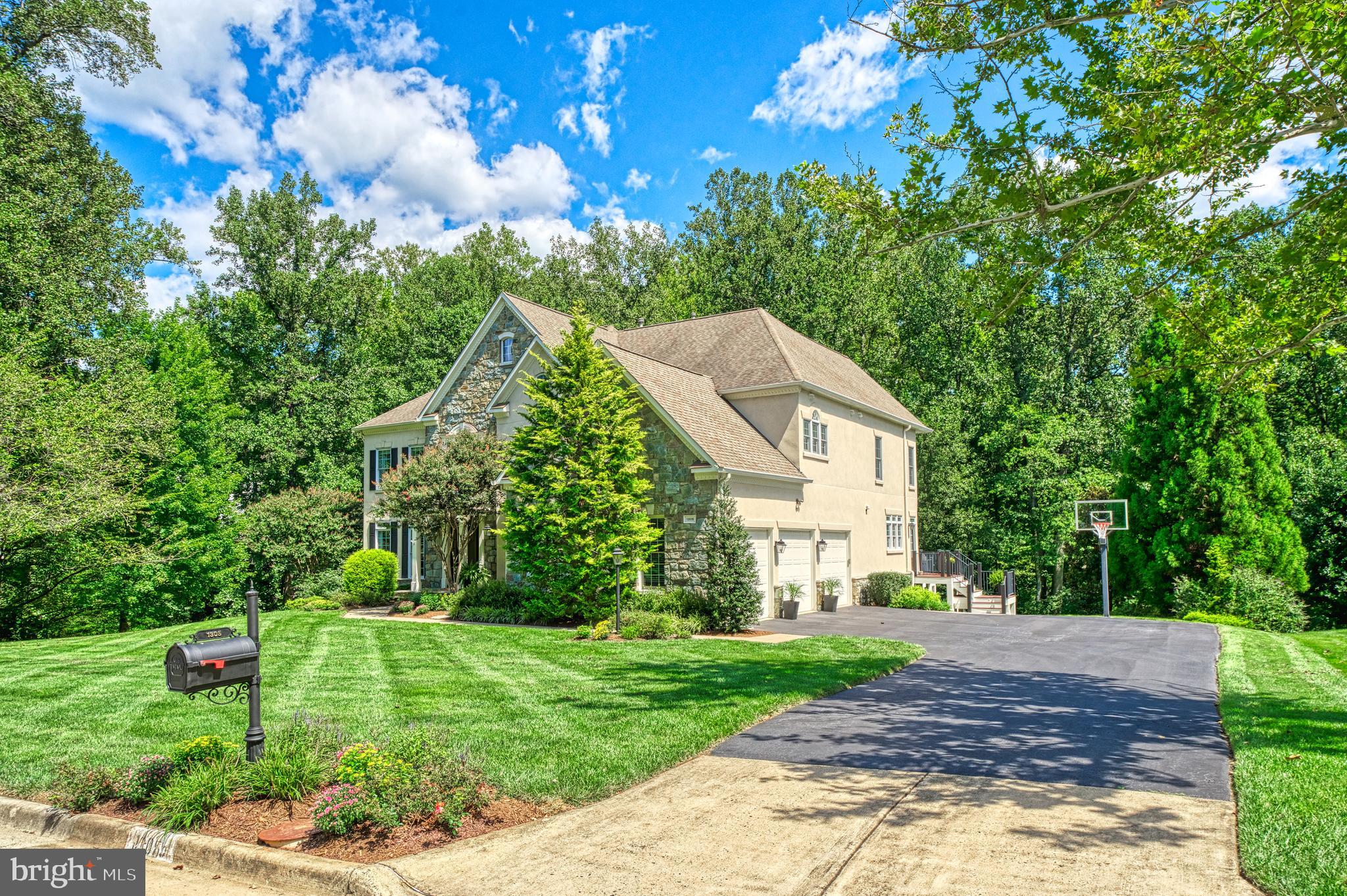 WOODLAND ESTATES - Residential