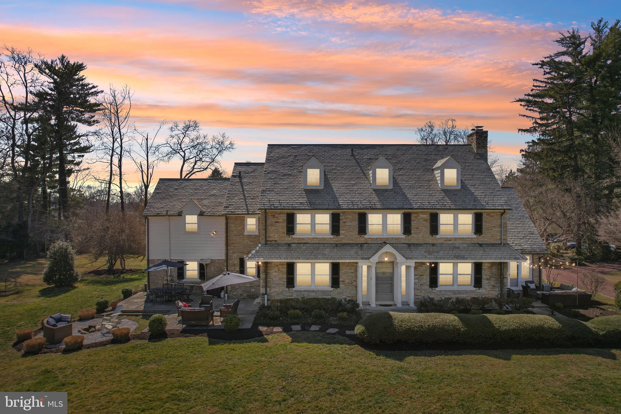 DELAVUE MANOR - Residential