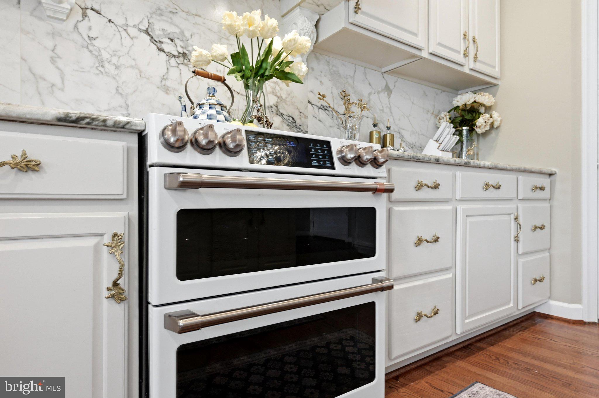 EAGLES POINTE - Residential