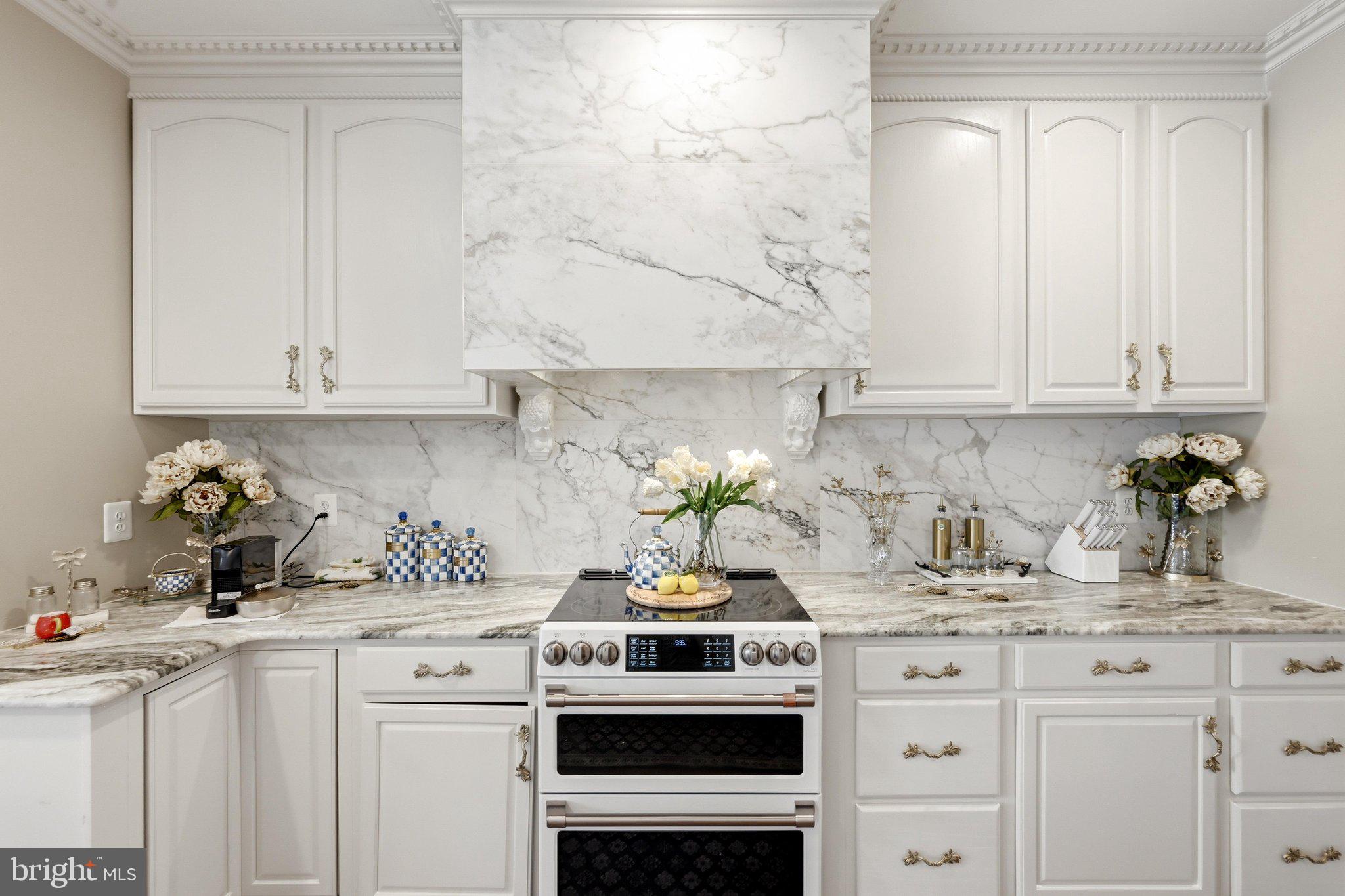 EAGLES POINTE - Residential