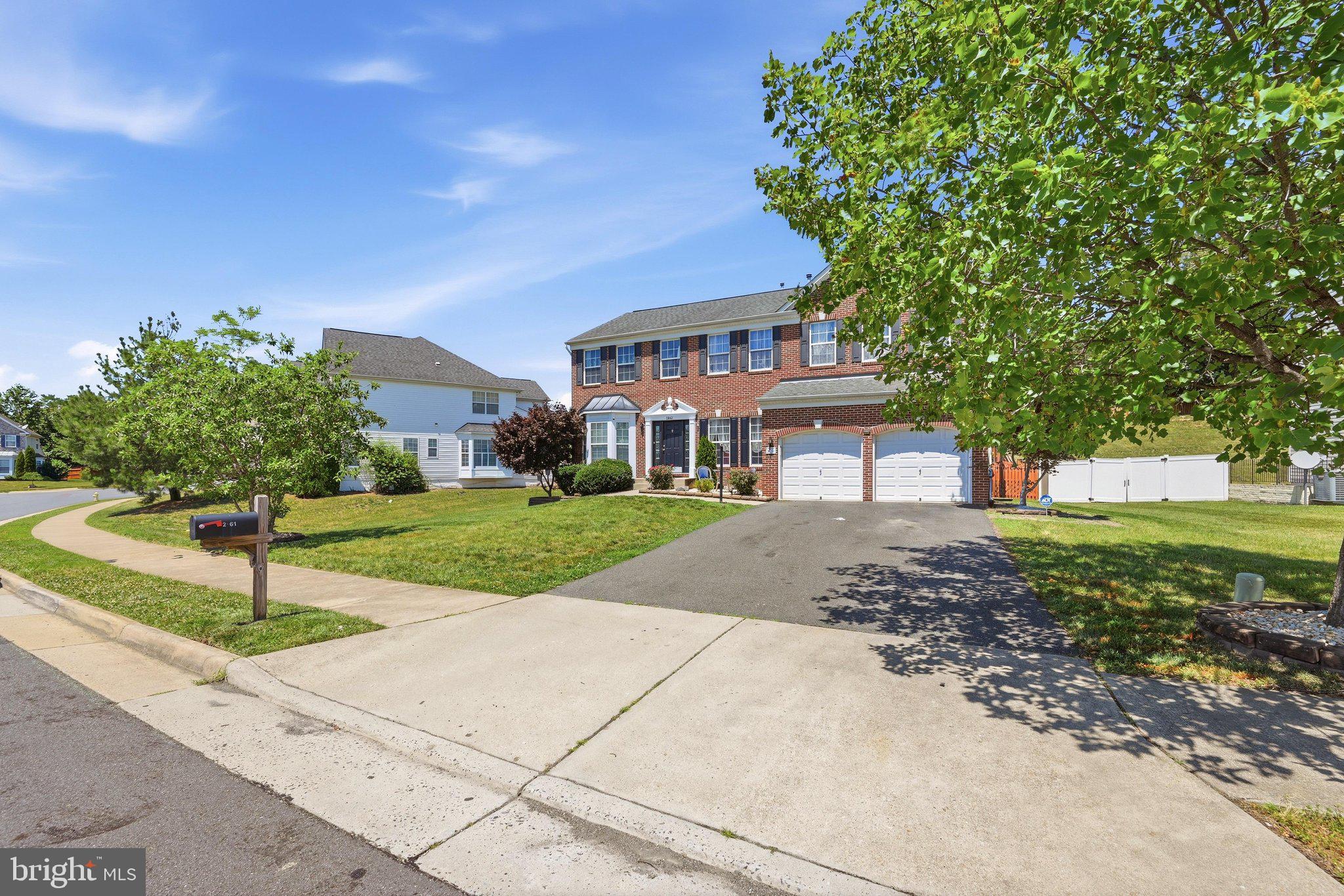 EAGLES POINTE - Residential