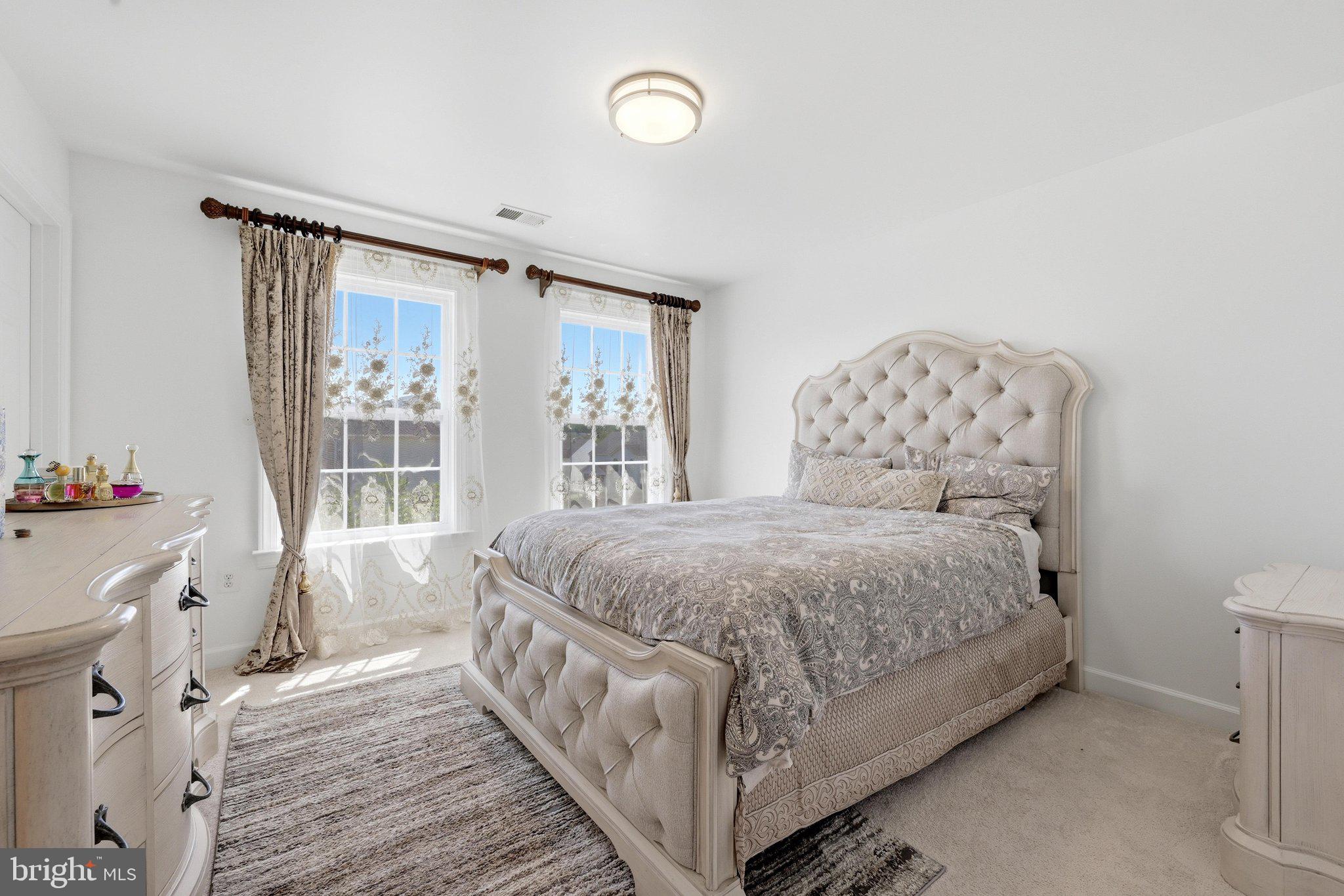 EAGLES POINTE - Residential