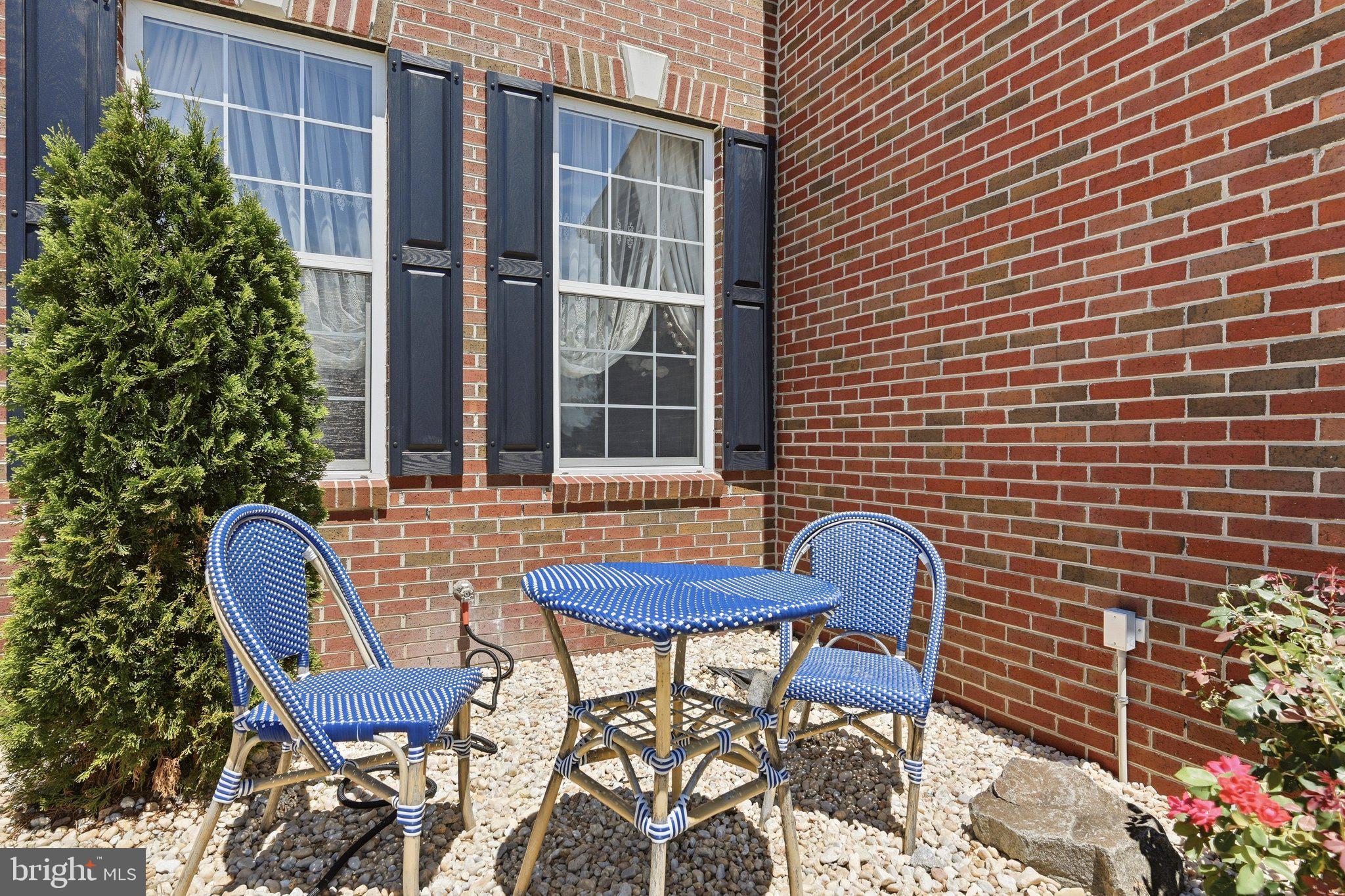 EAGLES POINTE - Residential