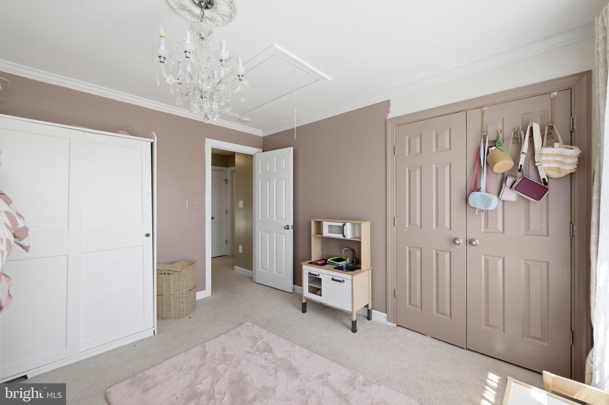 EAGLES POINTE - Residential