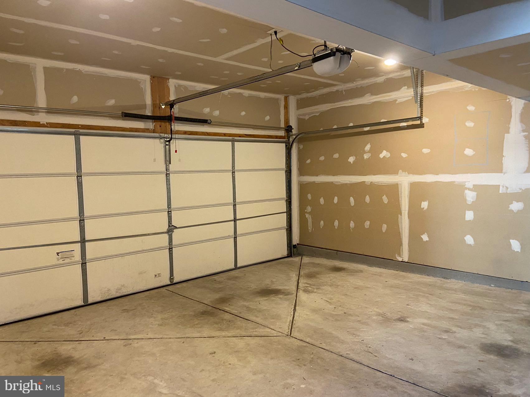 COPPERMINE CROSSING - Residential Lease