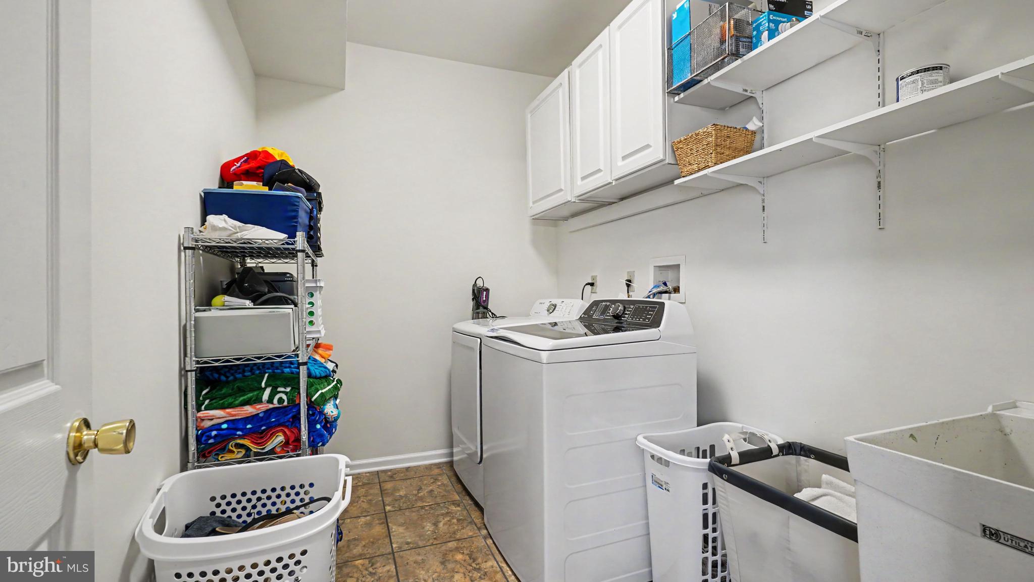 ASHBROOK ESTATES - Residential