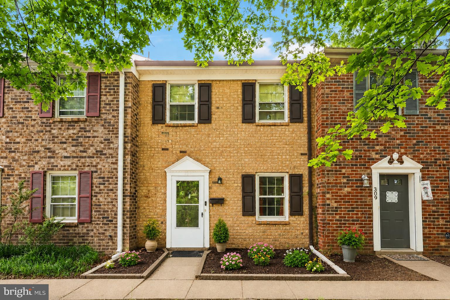 OLDE GREENWICH - Residential