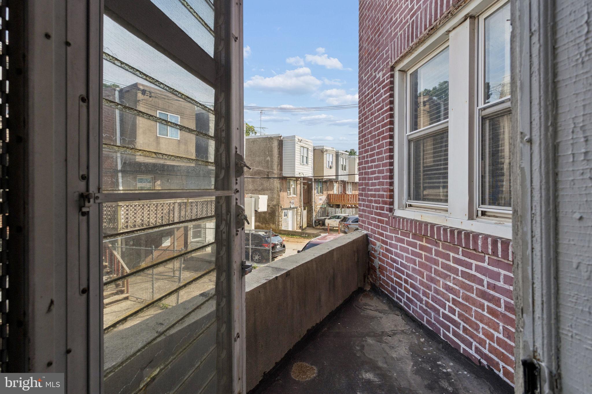 LAWNCREST - Residential