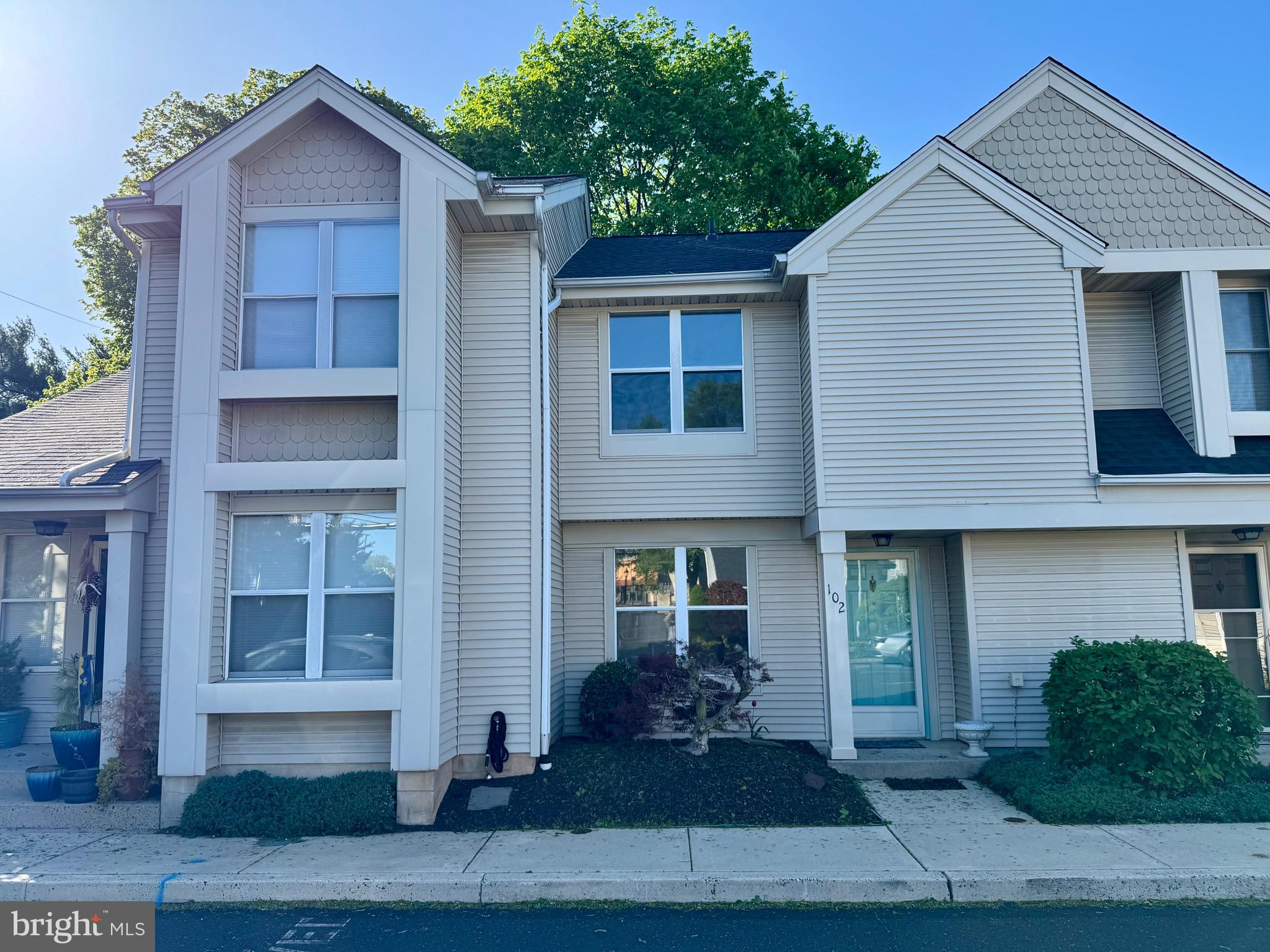 BRIARWOOD - Residential
