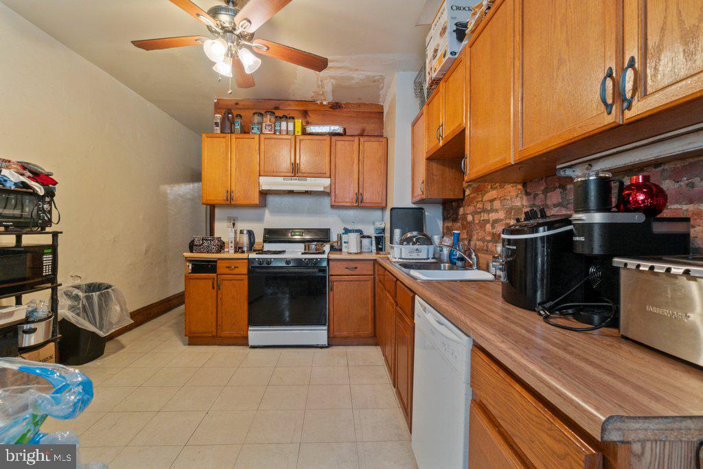 CHARLES VILLAGE - Residential