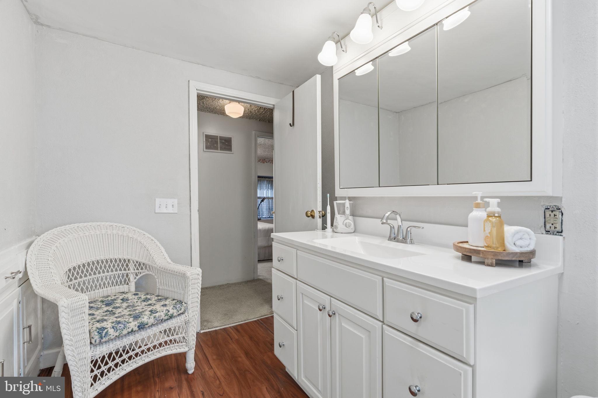 INDIAN CREEK - Residential