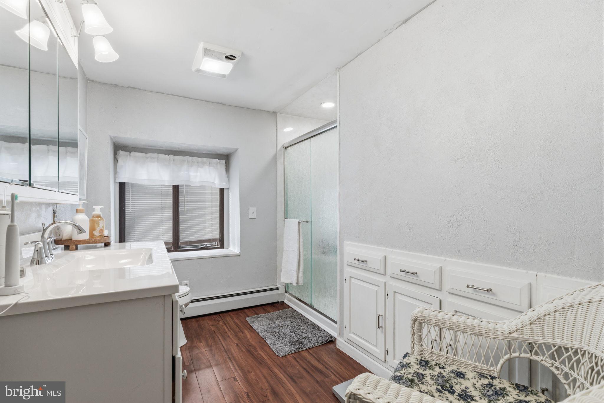 INDIAN CREEK - Residential