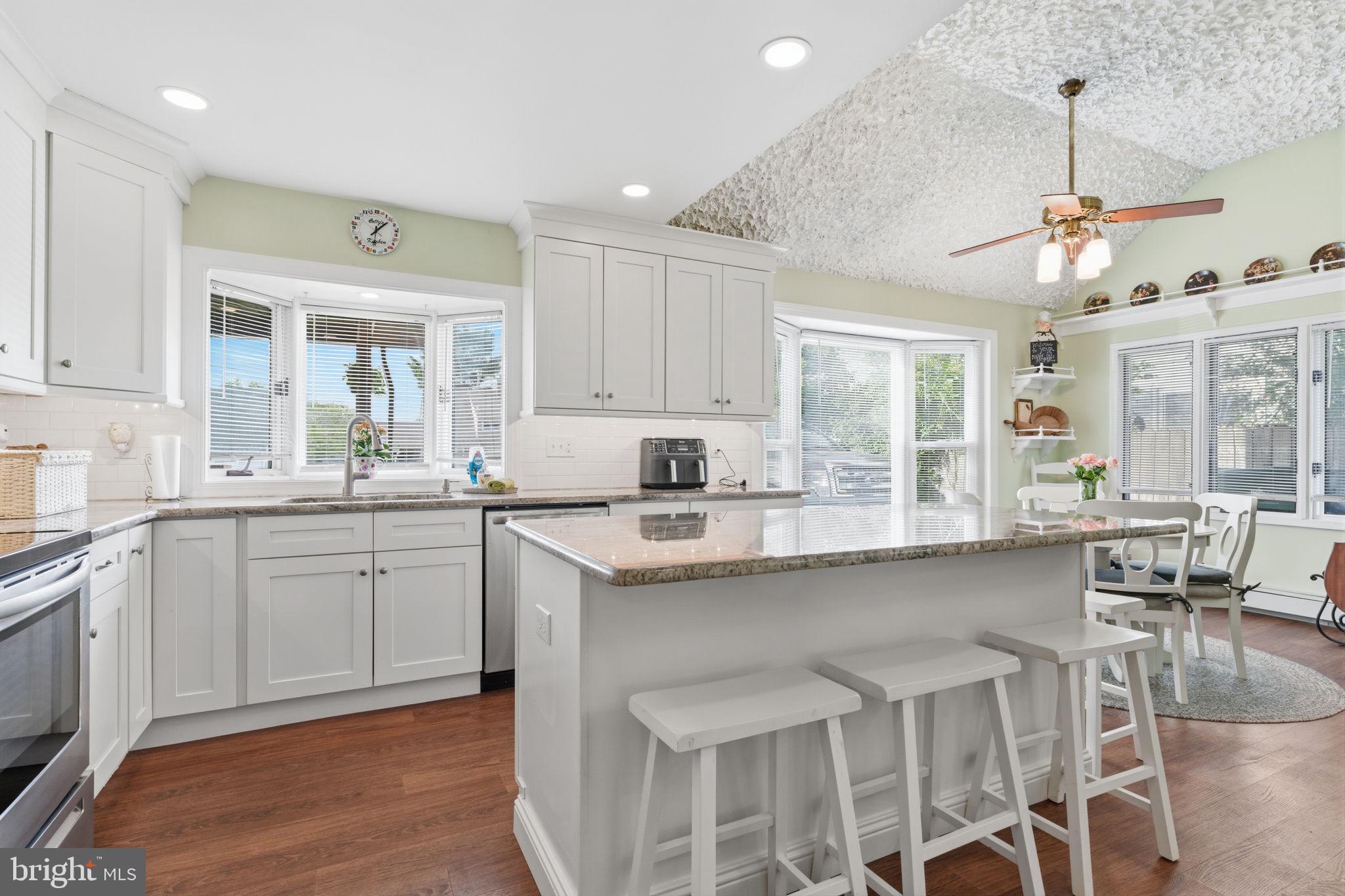 INDIAN CREEK - Residential