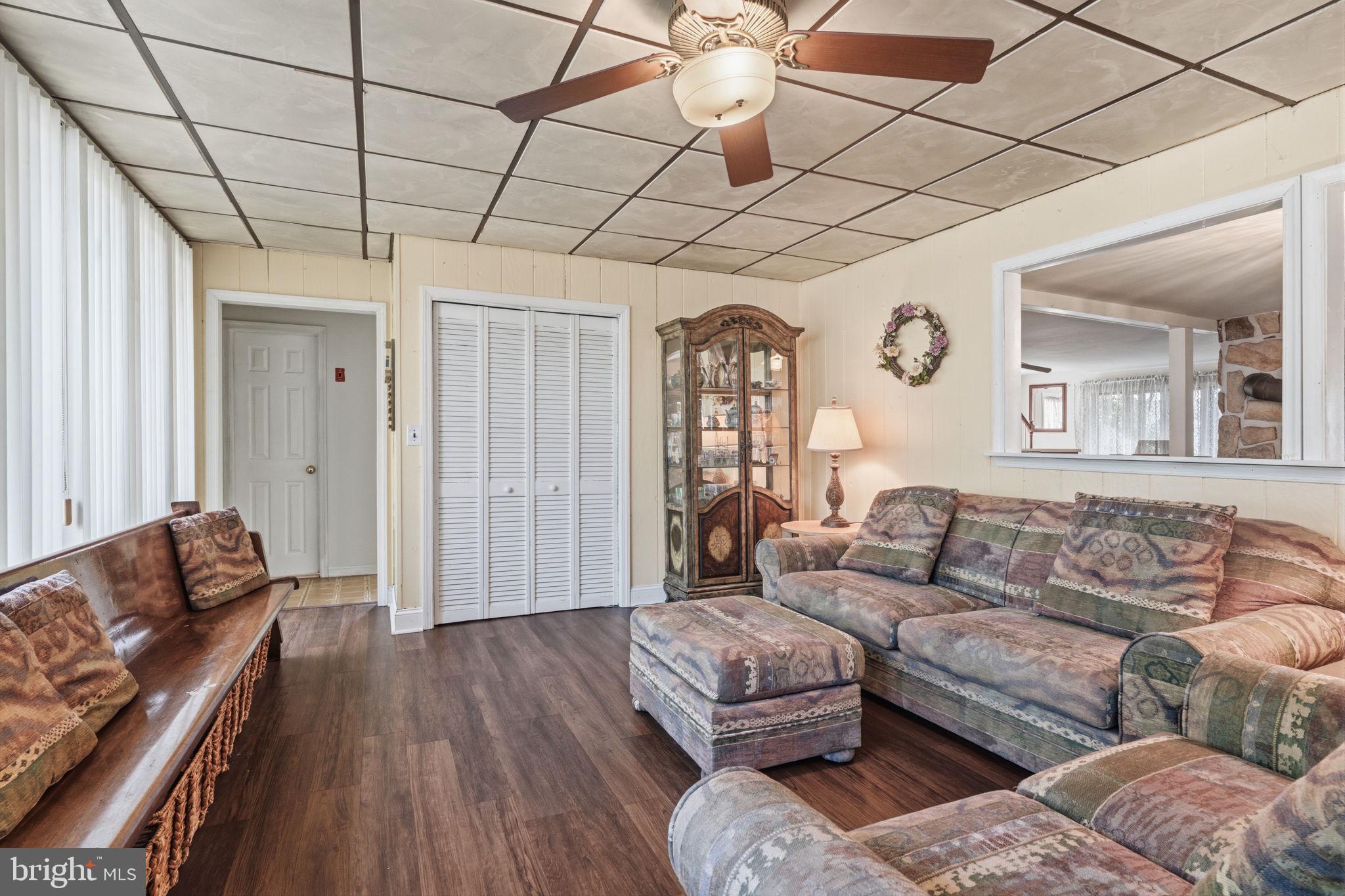 INDIAN CREEK - Residential