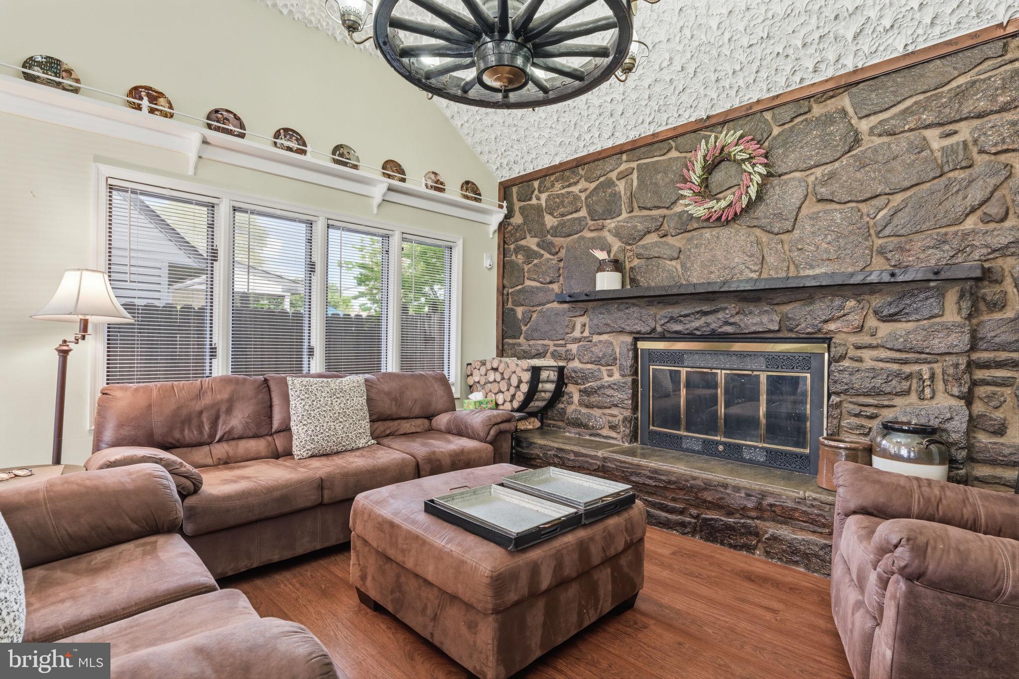 INDIAN CREEK - Residential