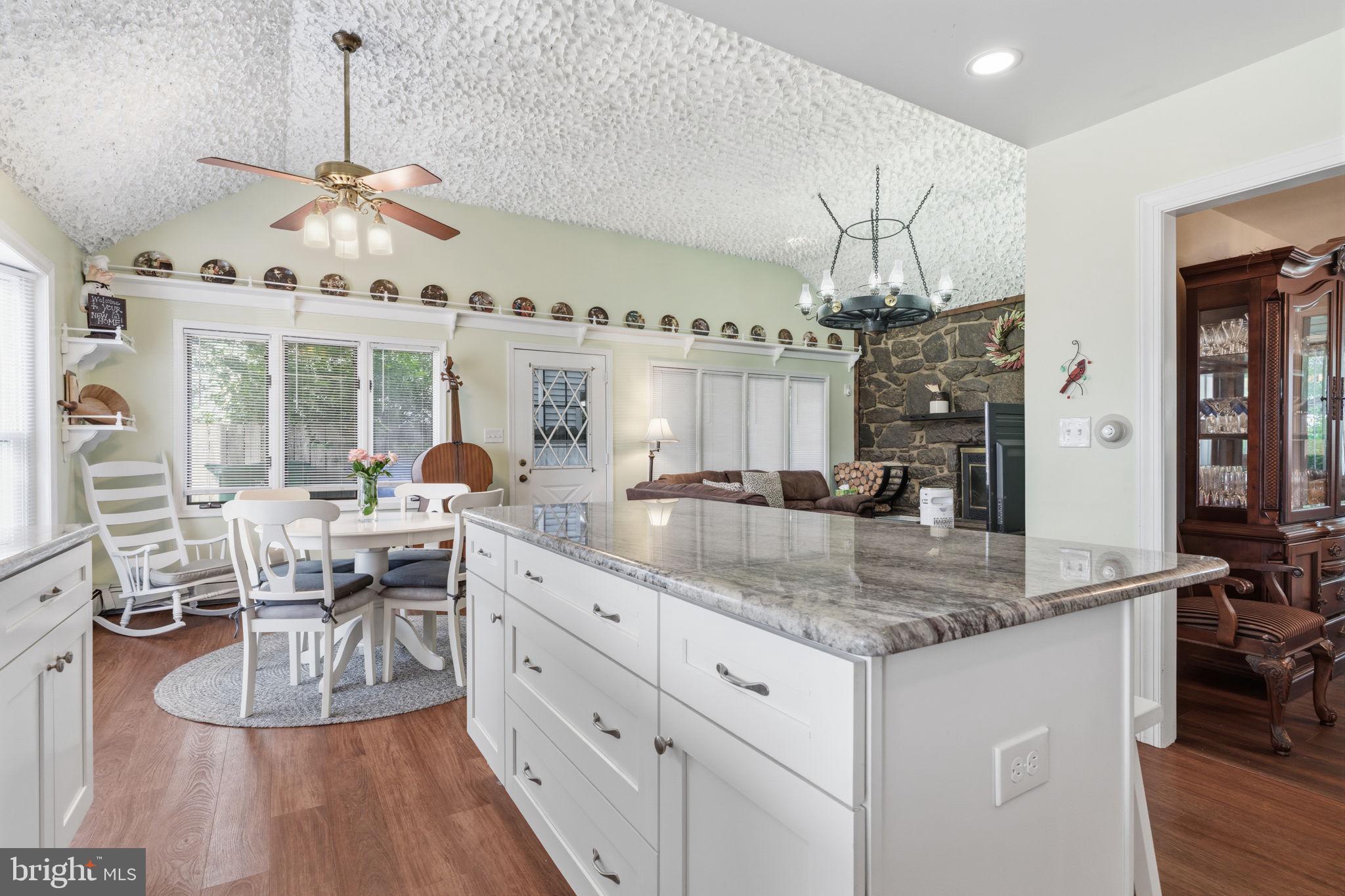INDIAN CREEK - Residential
