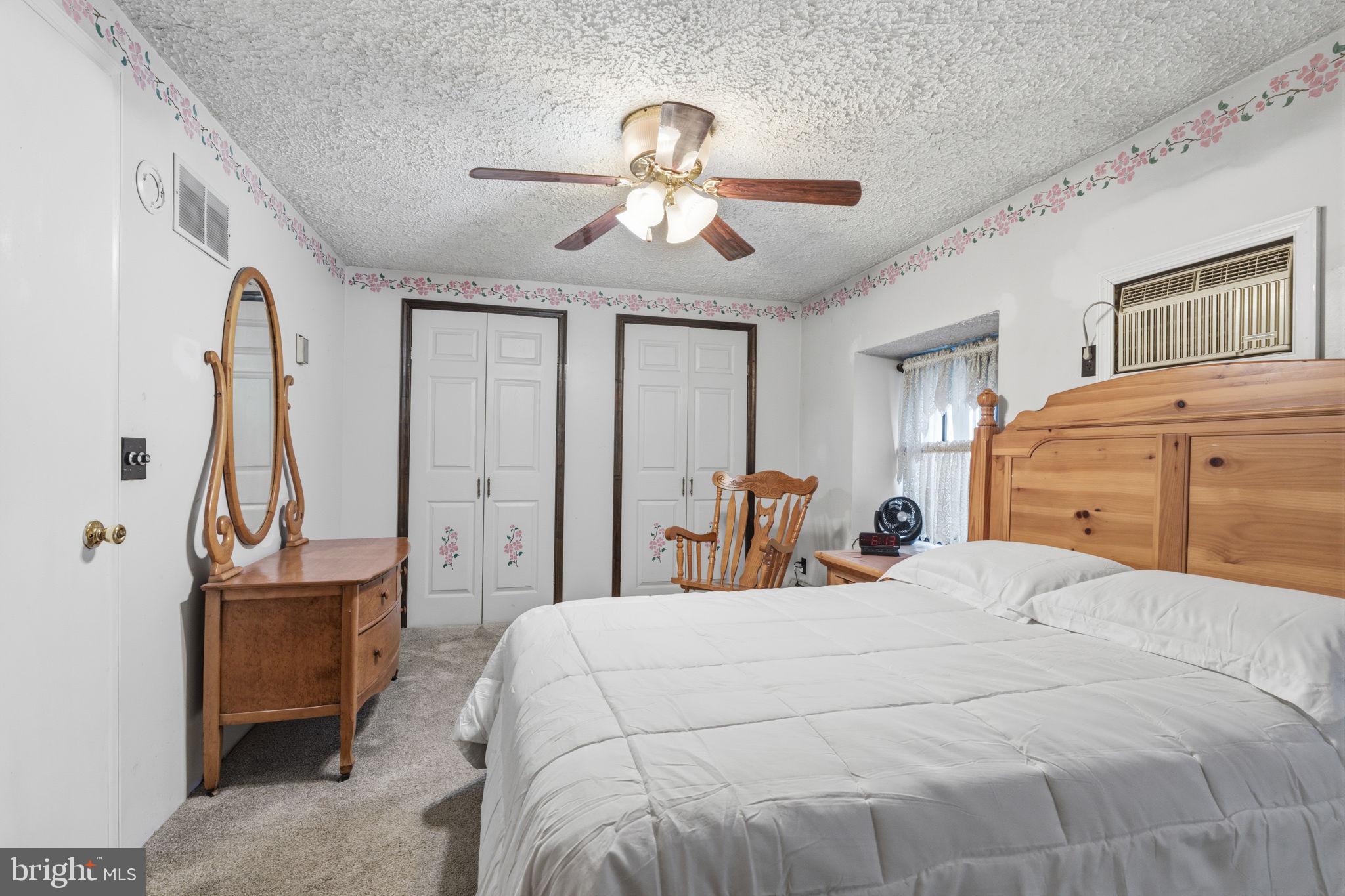 INDIAN CREEK - Residential