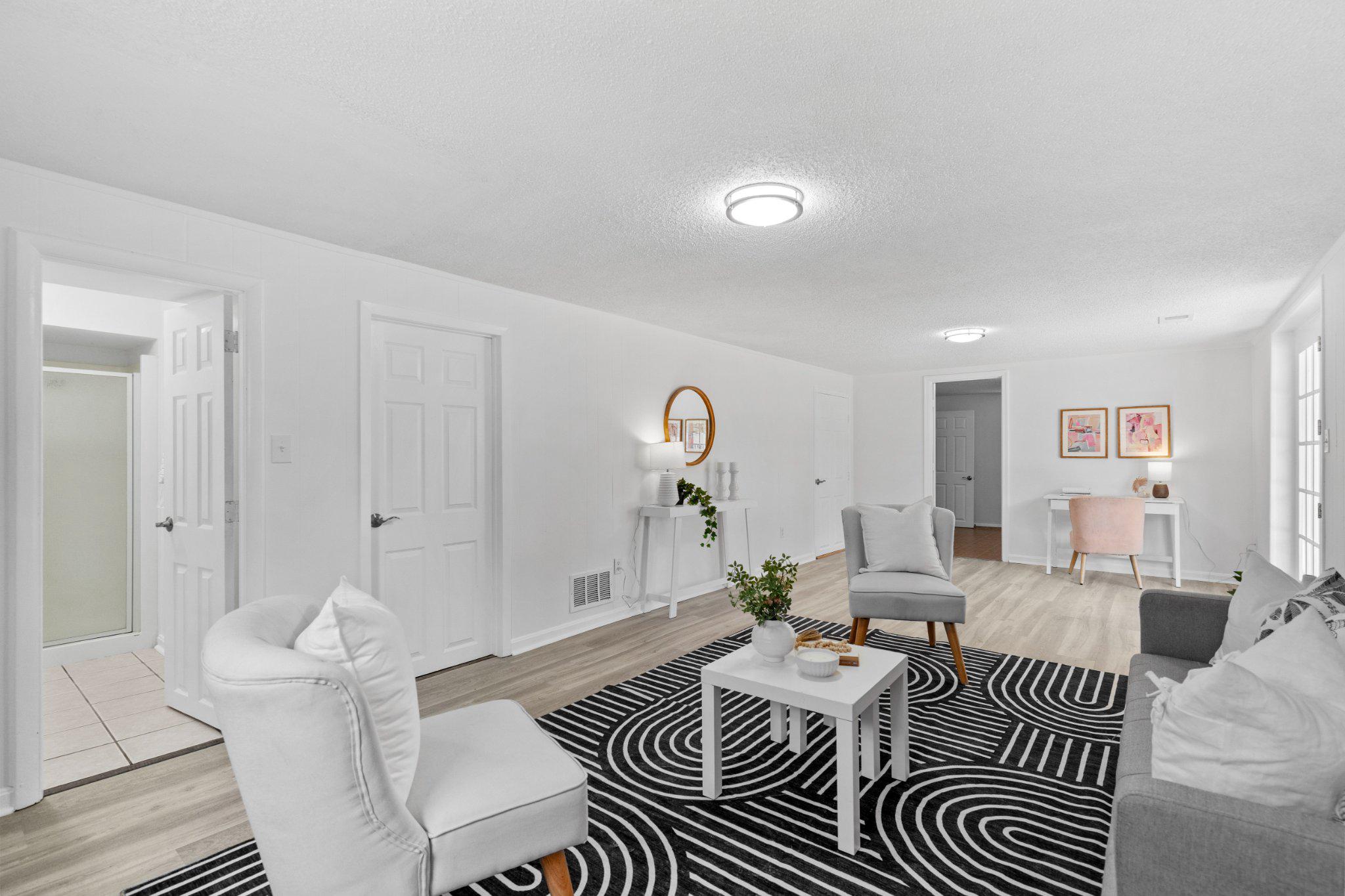 CHAPEL MANOR - Residential