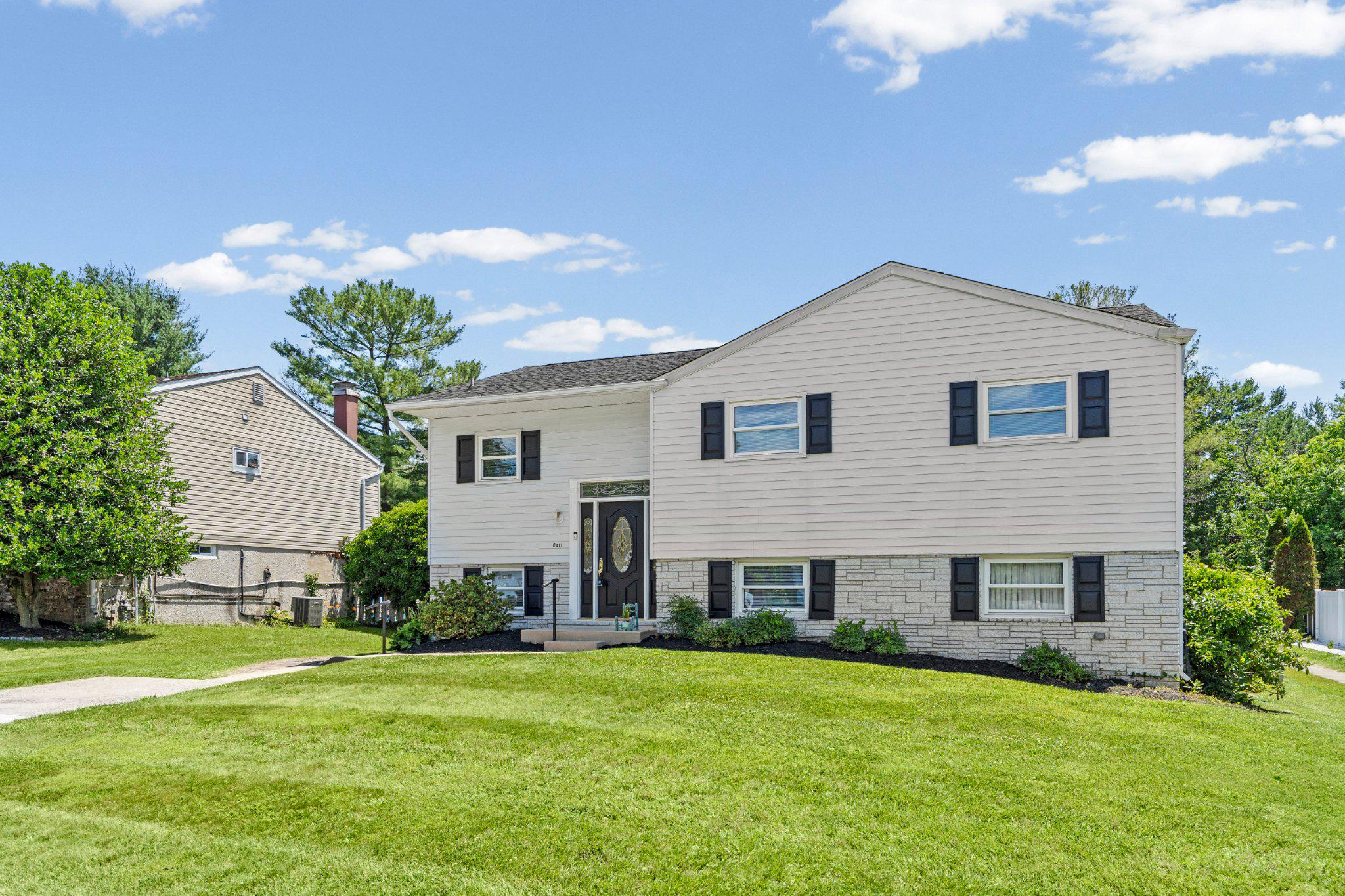 CHAPEL MANOR - Residential
