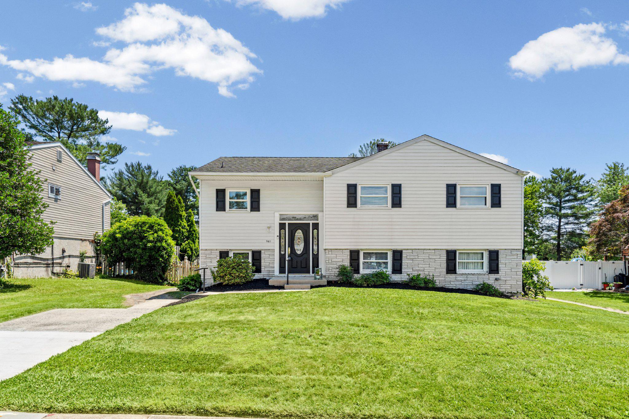 CHAPEL MANOR - Residential