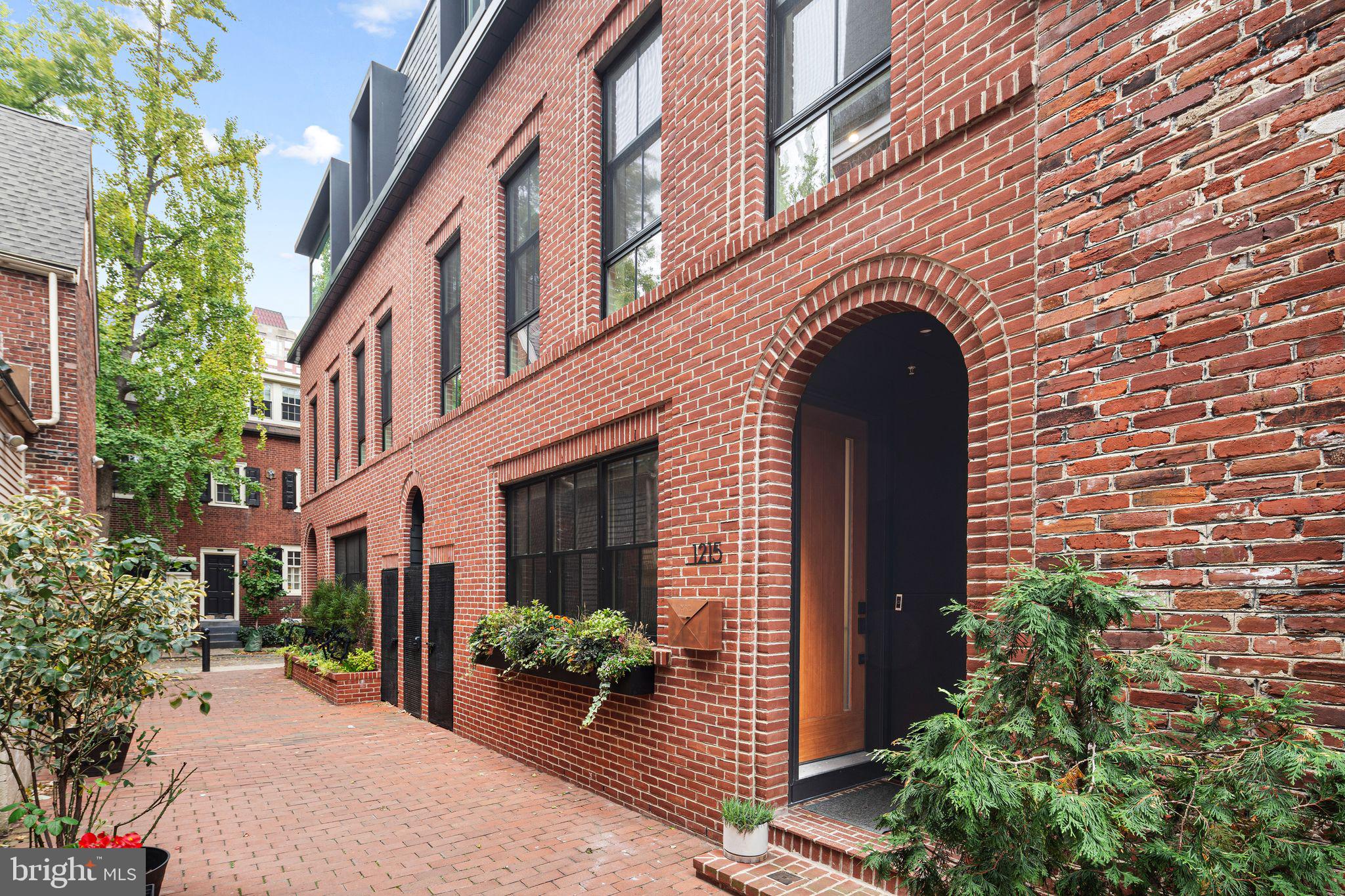 WASHINGTON SQ WEST - Residential