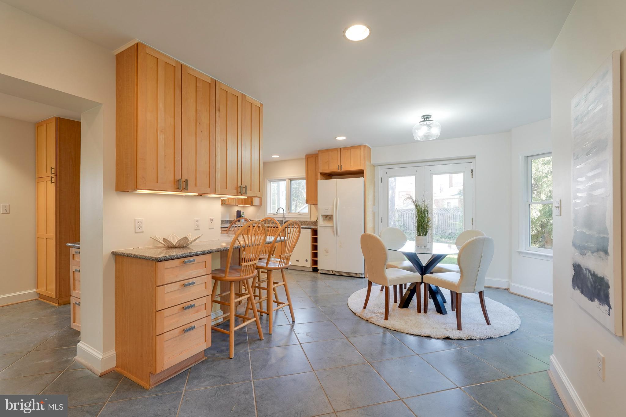 GREENWICH FOREST - Residential