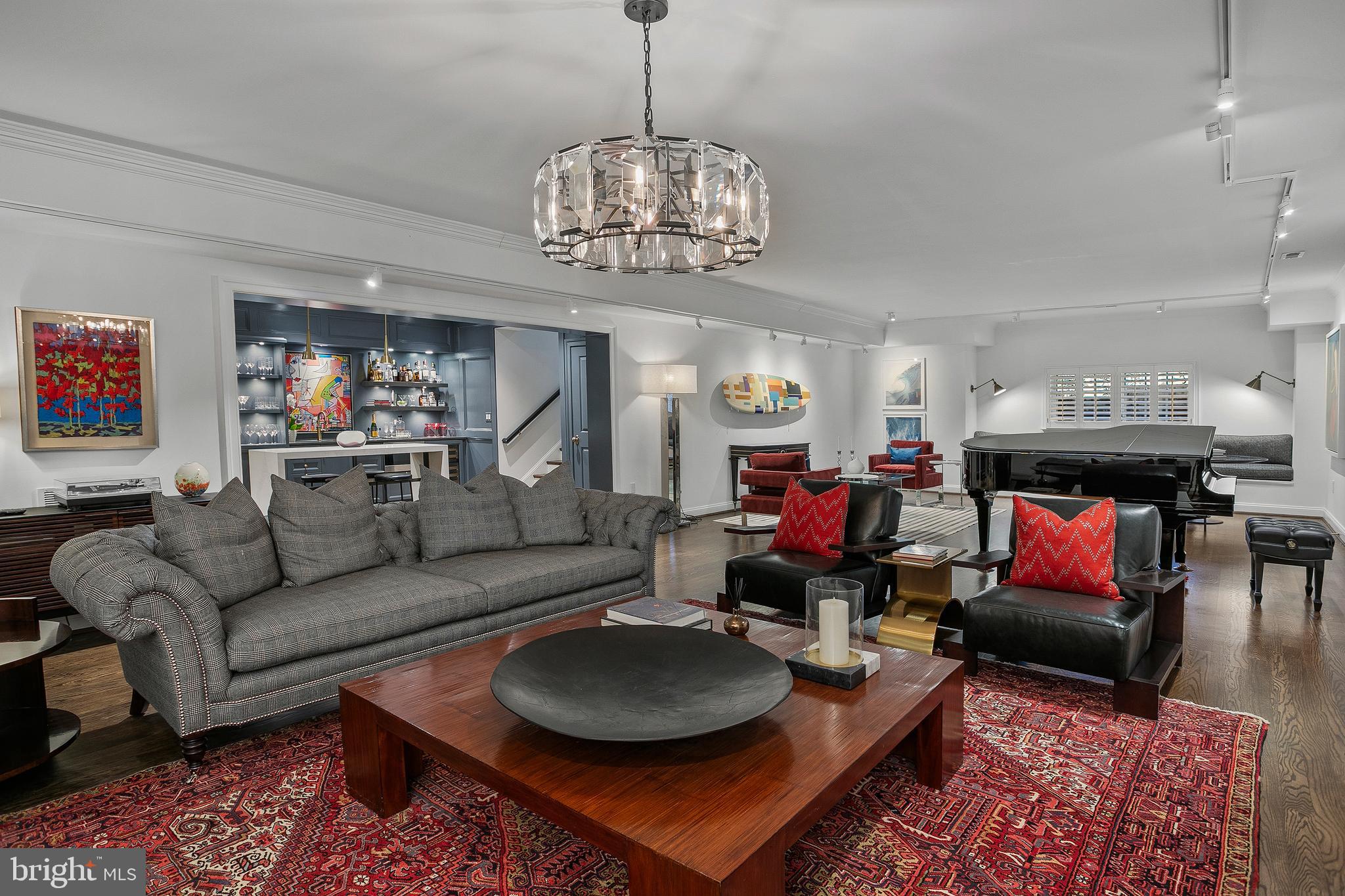 FOREST HILLS - Residential
