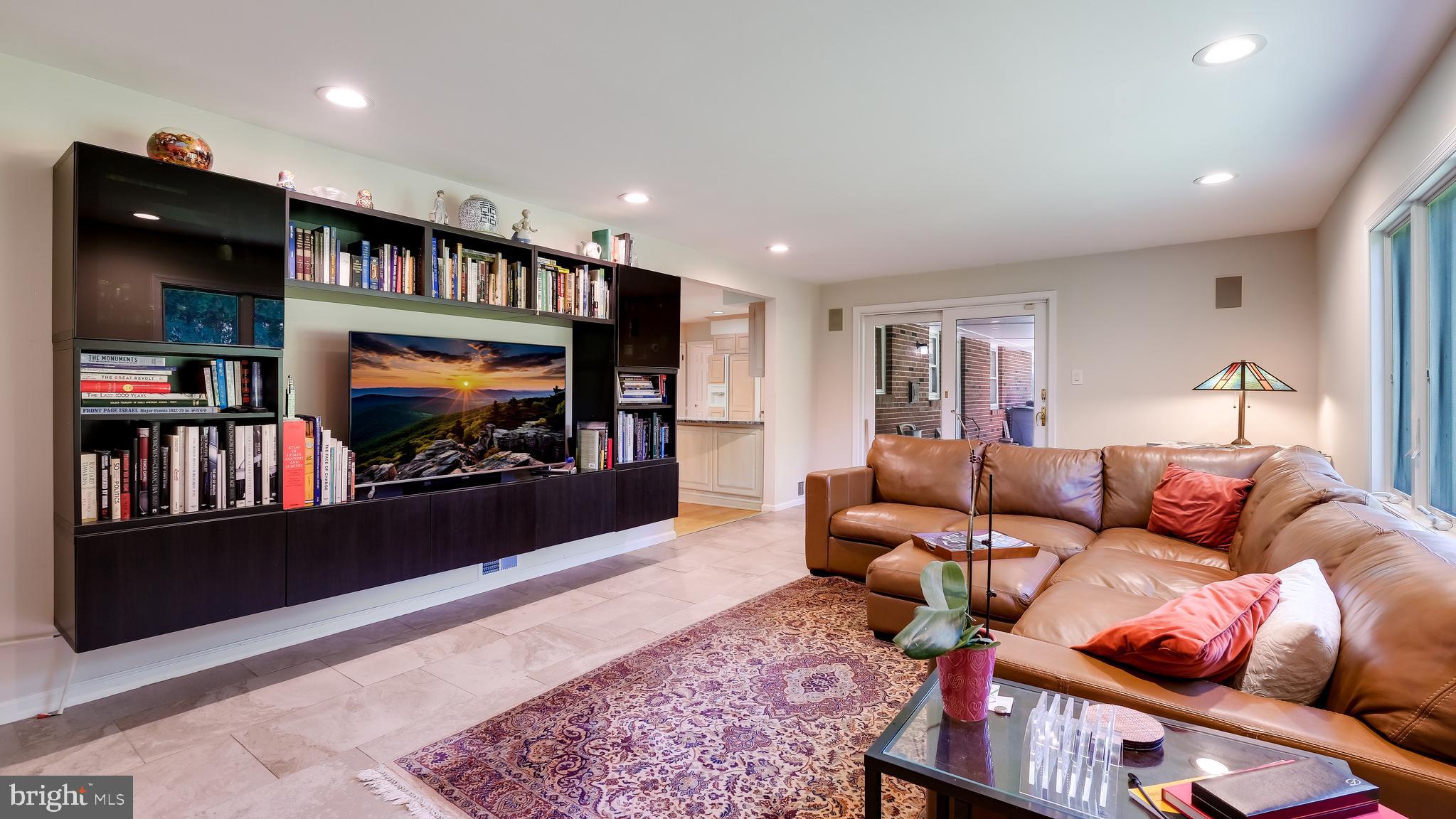 JUSTA FARMS - Residential