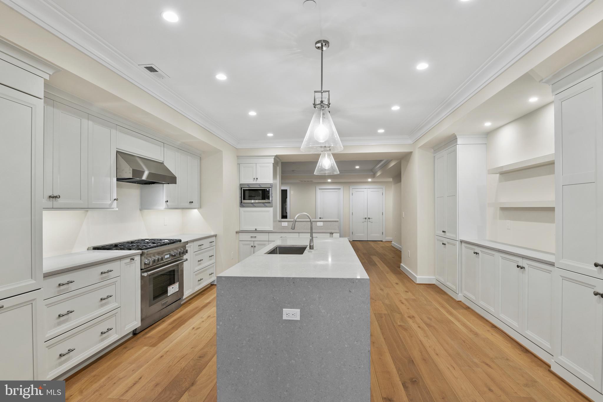 MURRAY HILL - Residential