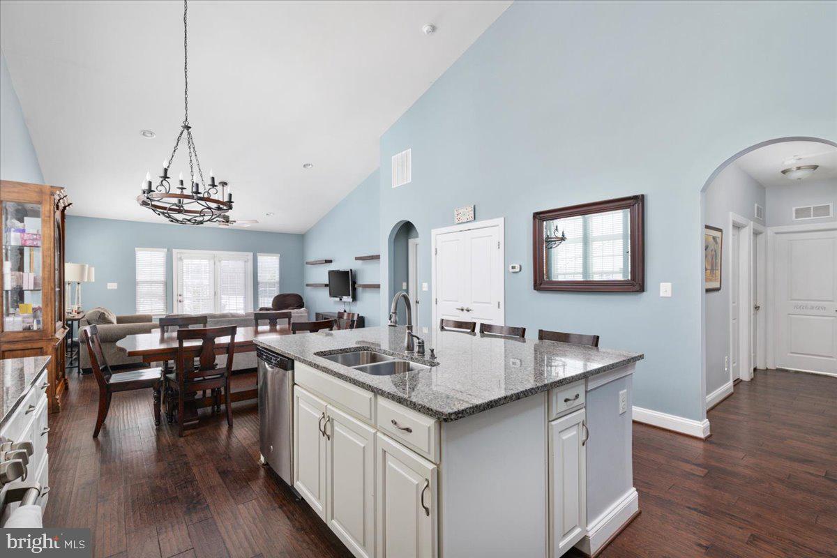 SEVEN HILLS - Residential