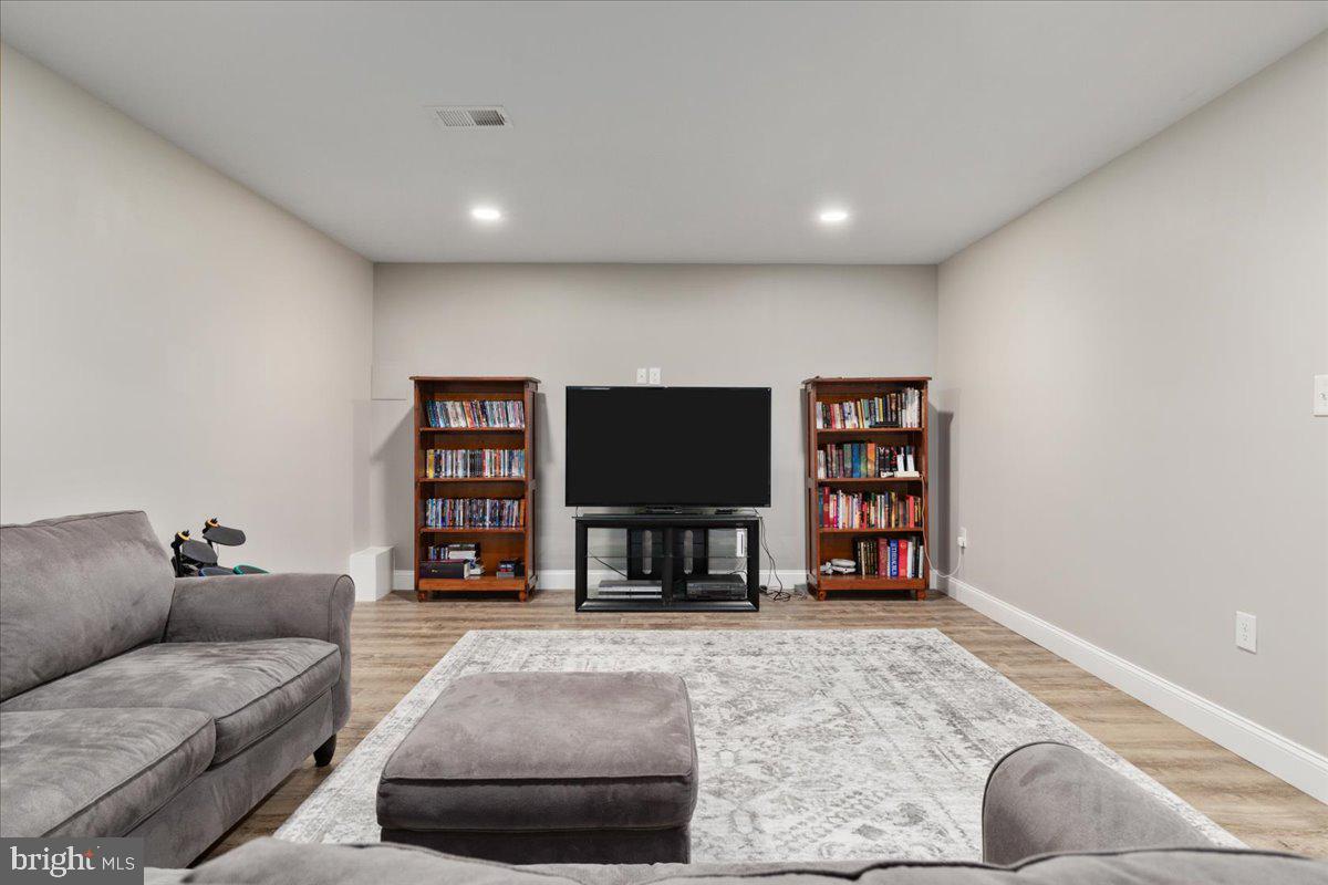 SEVEN HILLS - Residential