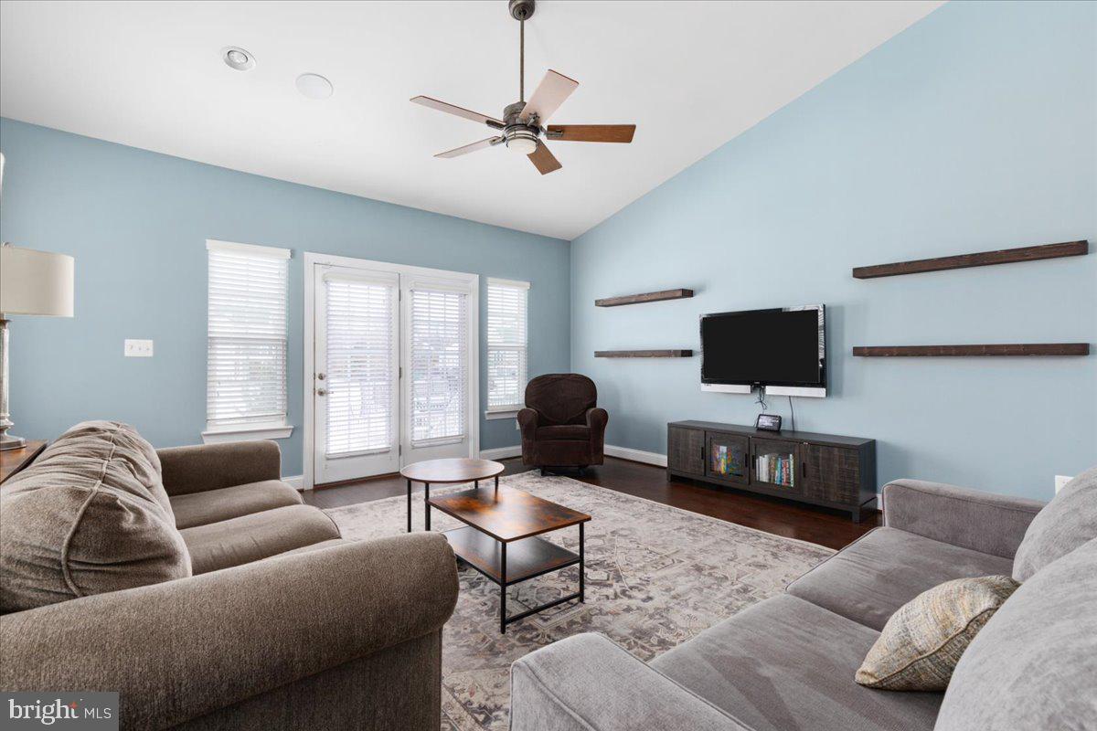 SEVEN HILLS - Residential