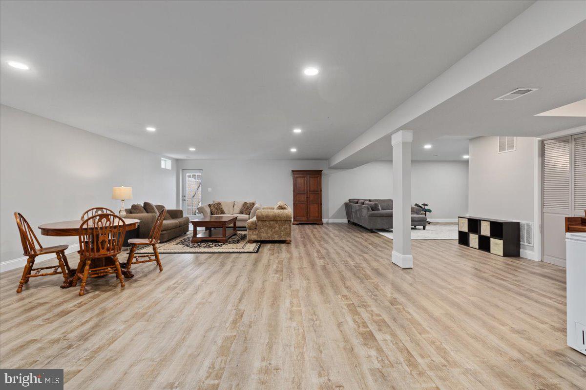 SEVEN HILLS - Residential