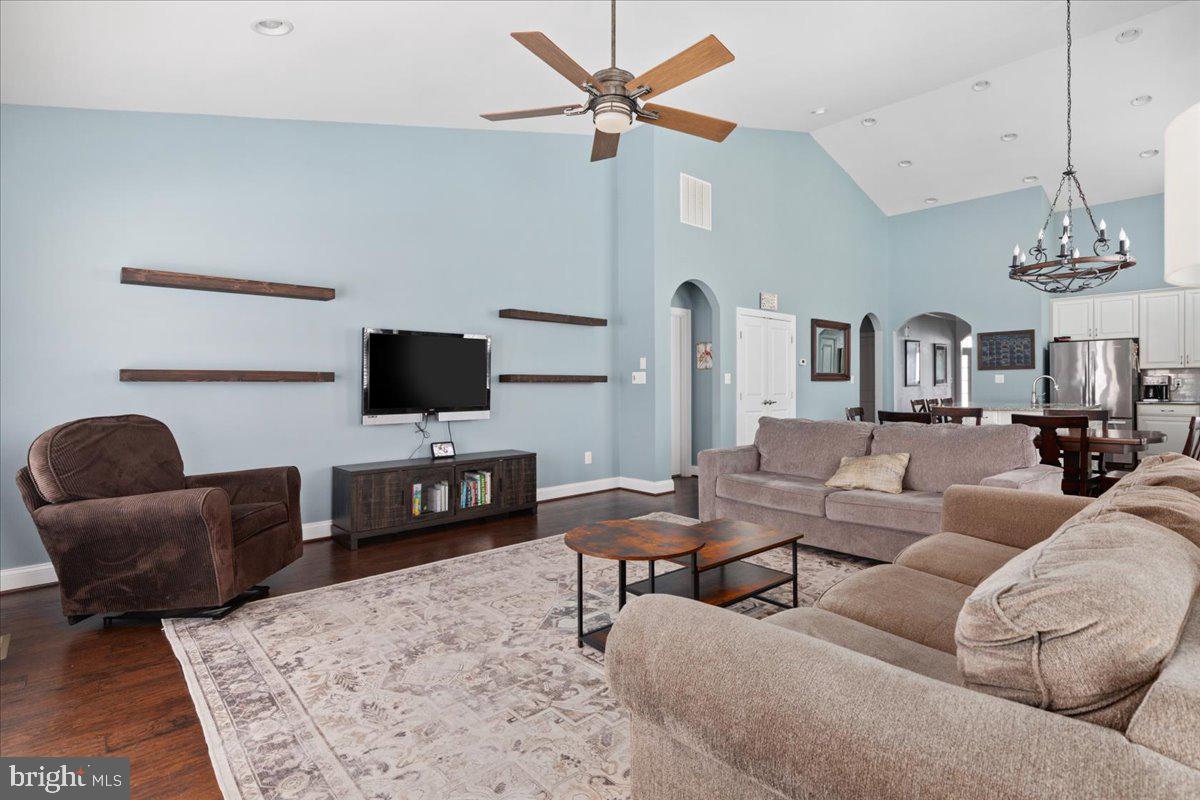 SEVEN HILLS - Residential