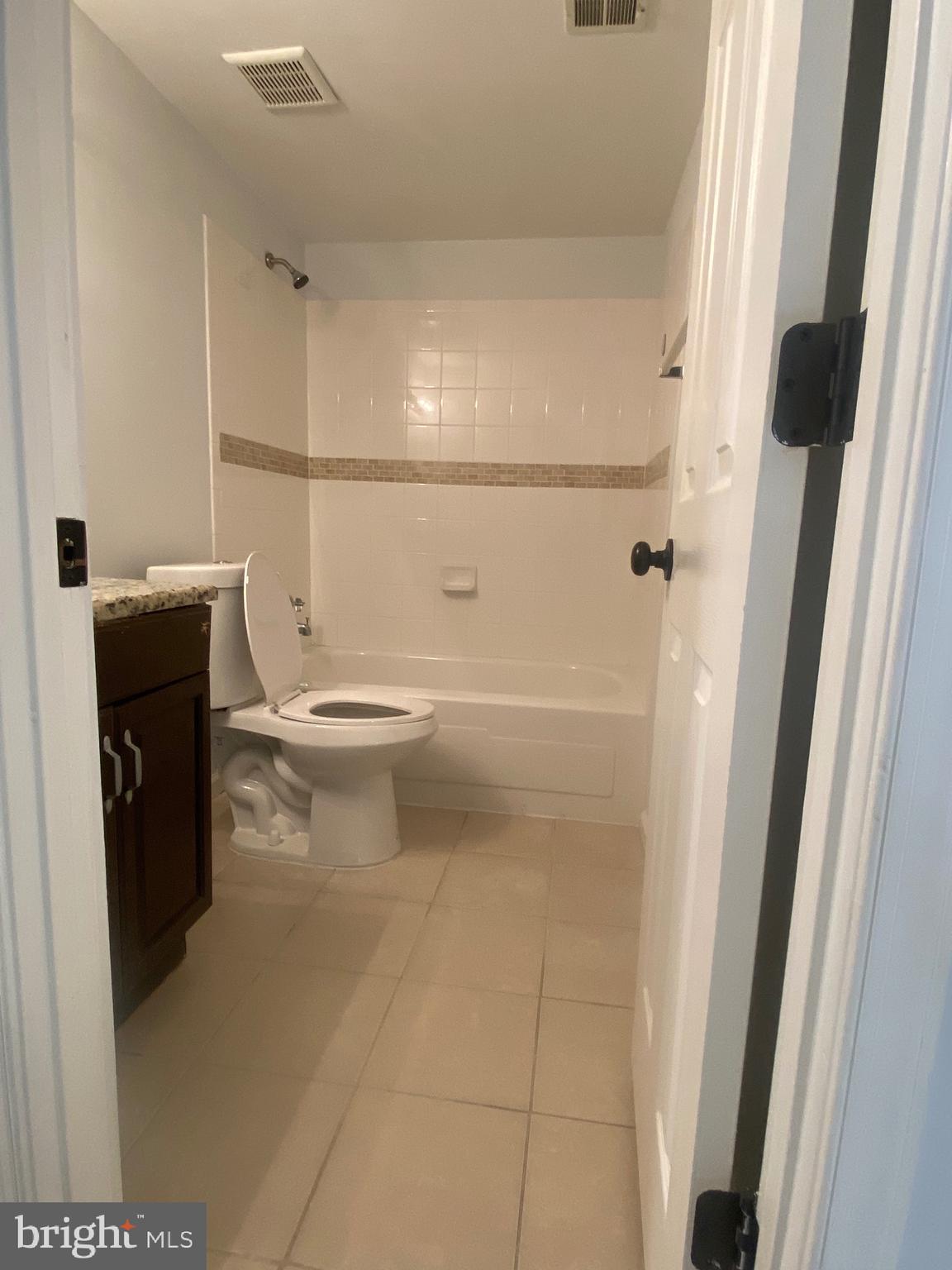 ELYSIAN WOODS - Residential Lease