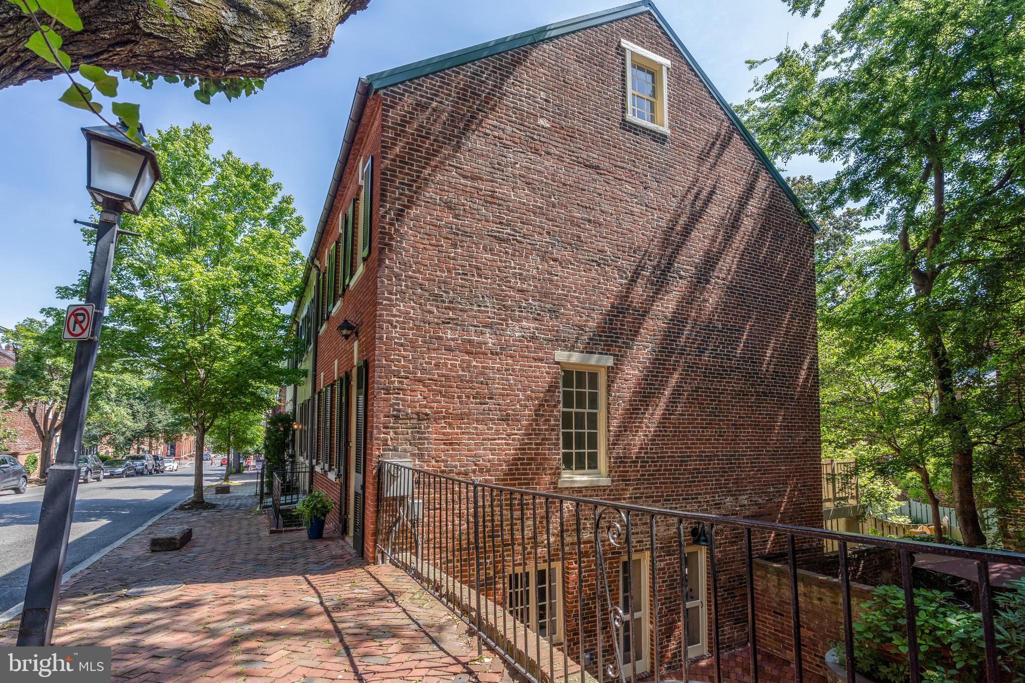 OLD TOWN ALEXANDRIA - Residential