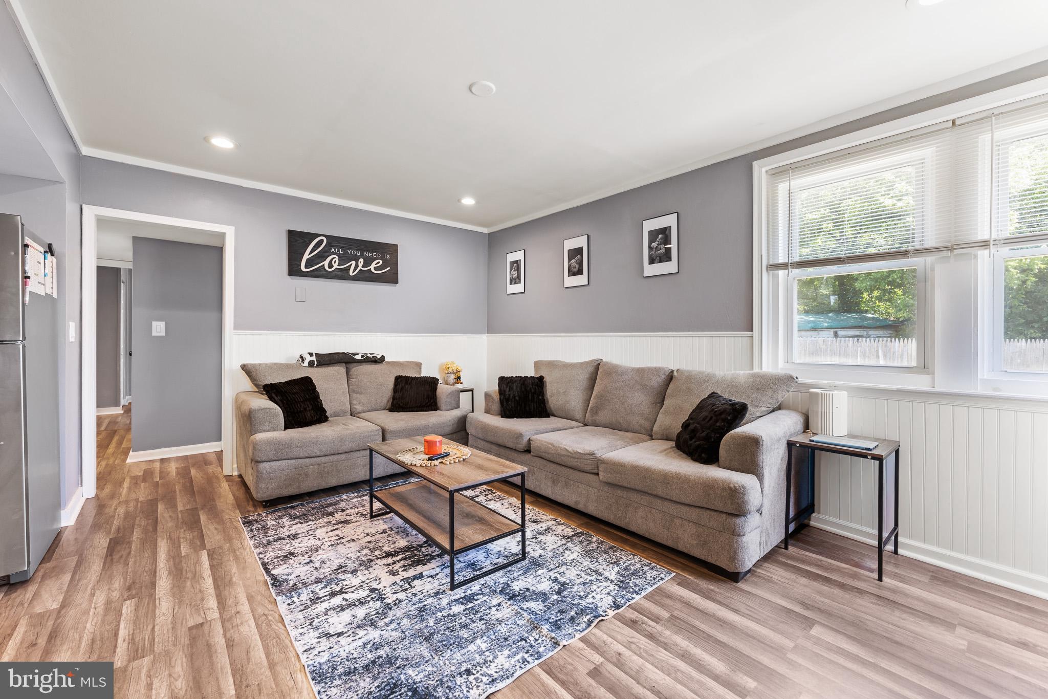 GREEN LAWN PARK - Residential