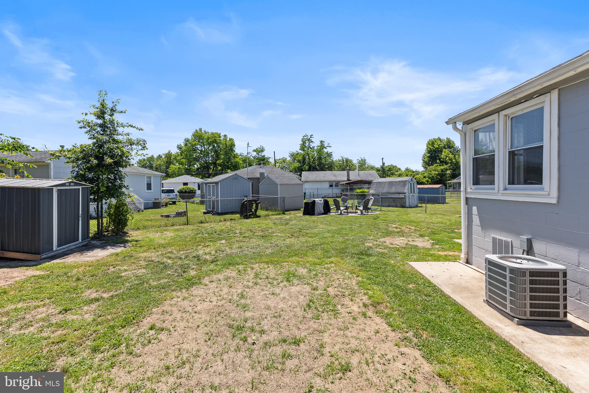 GREEN LAWN PARK - Residential