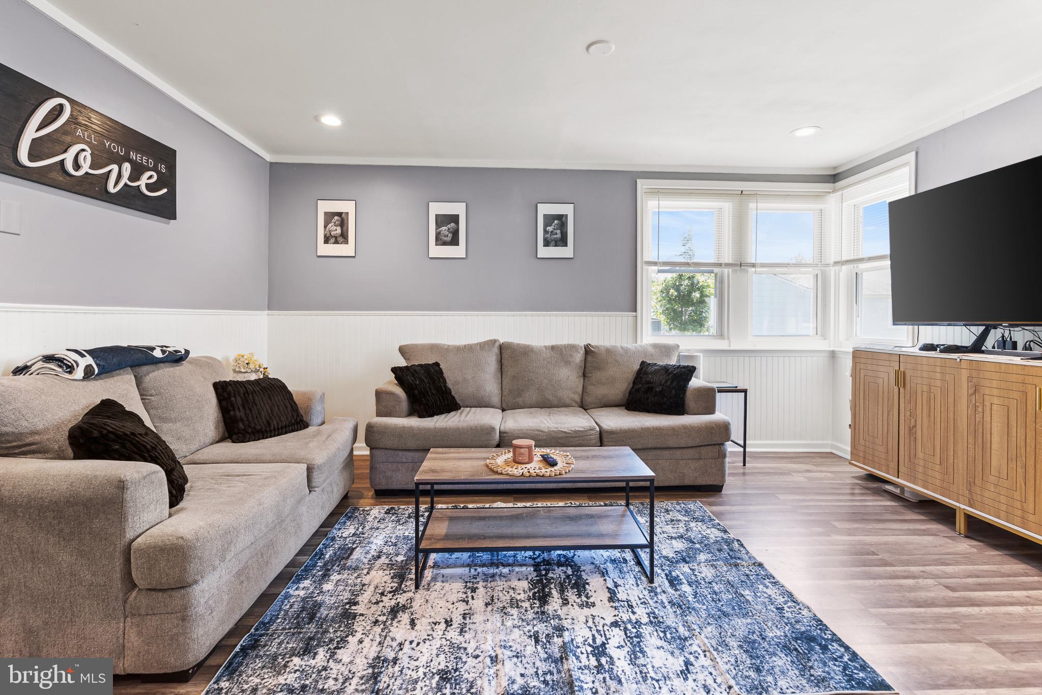 GREEN LAWN PARK - Residential
