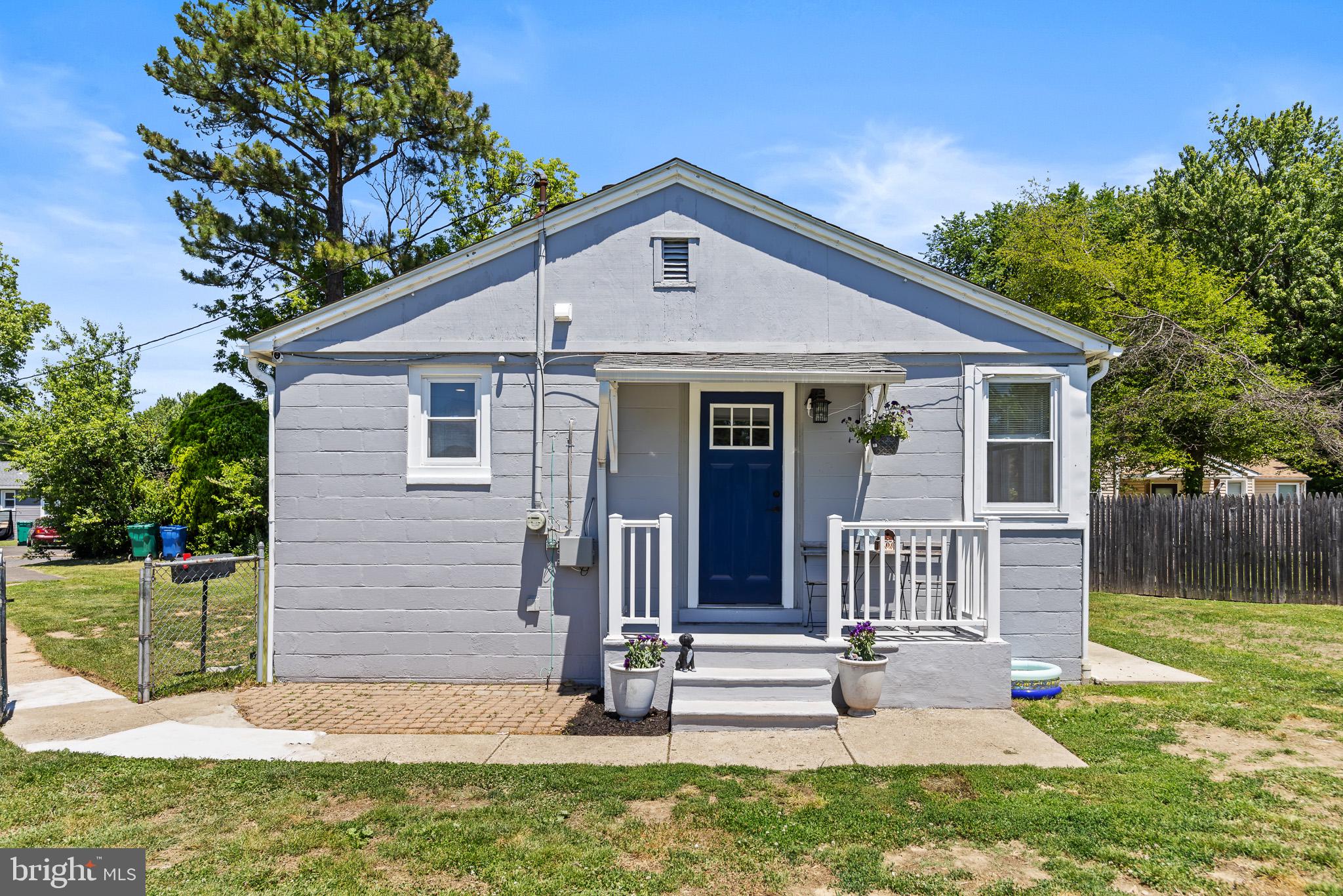 GREEN LAWN PARK - Residential