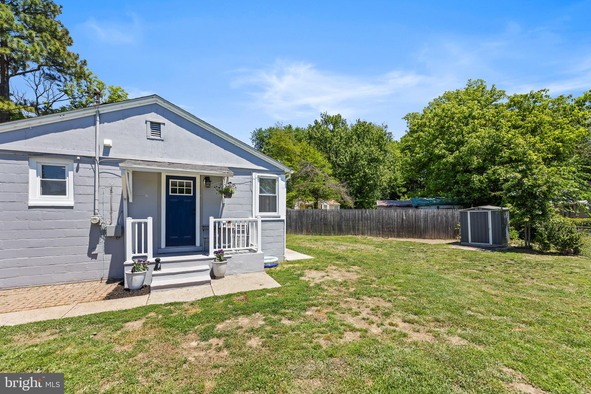 GREEN LAWN PARK - Residential