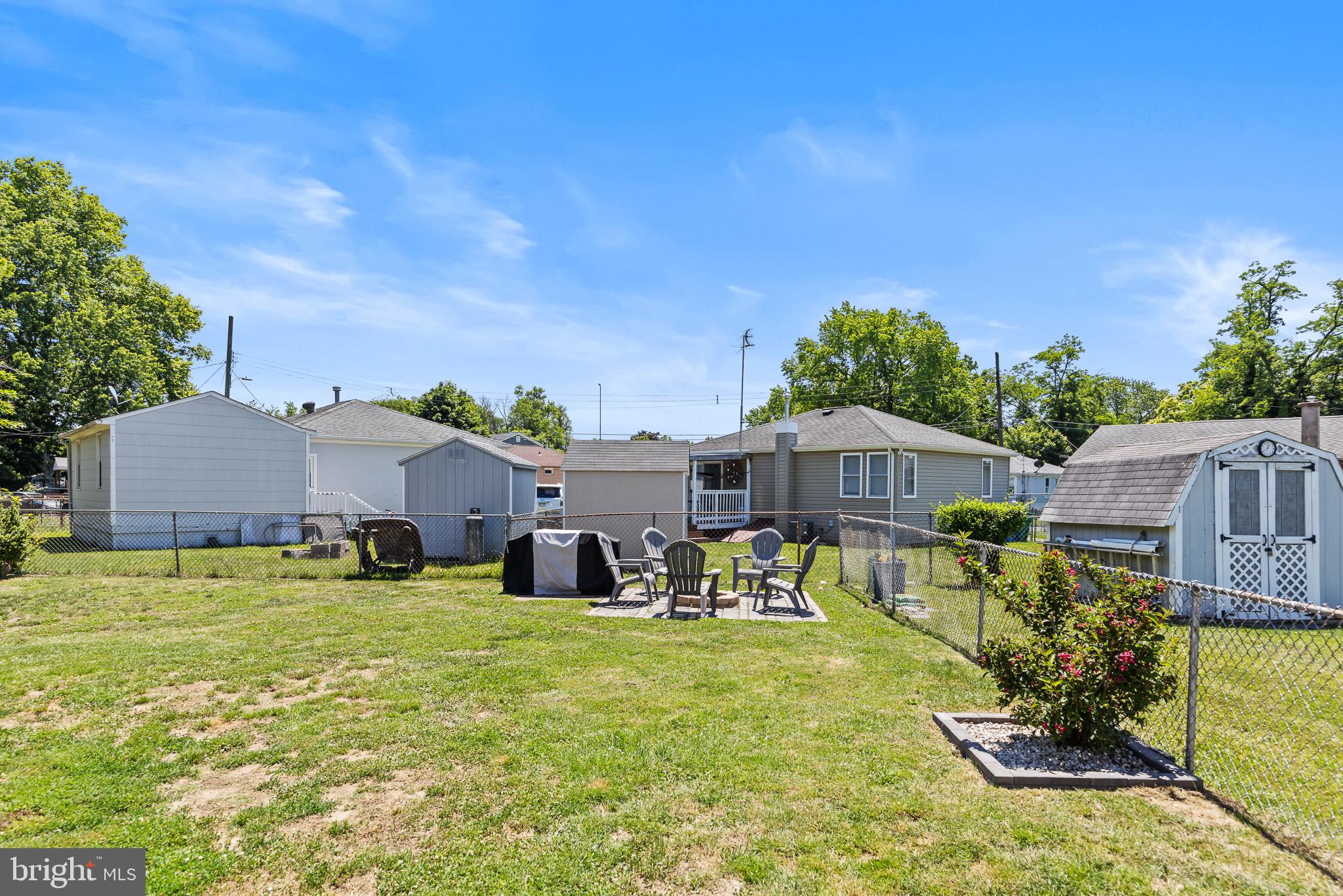 GREEN LAWN PARK - Residential
