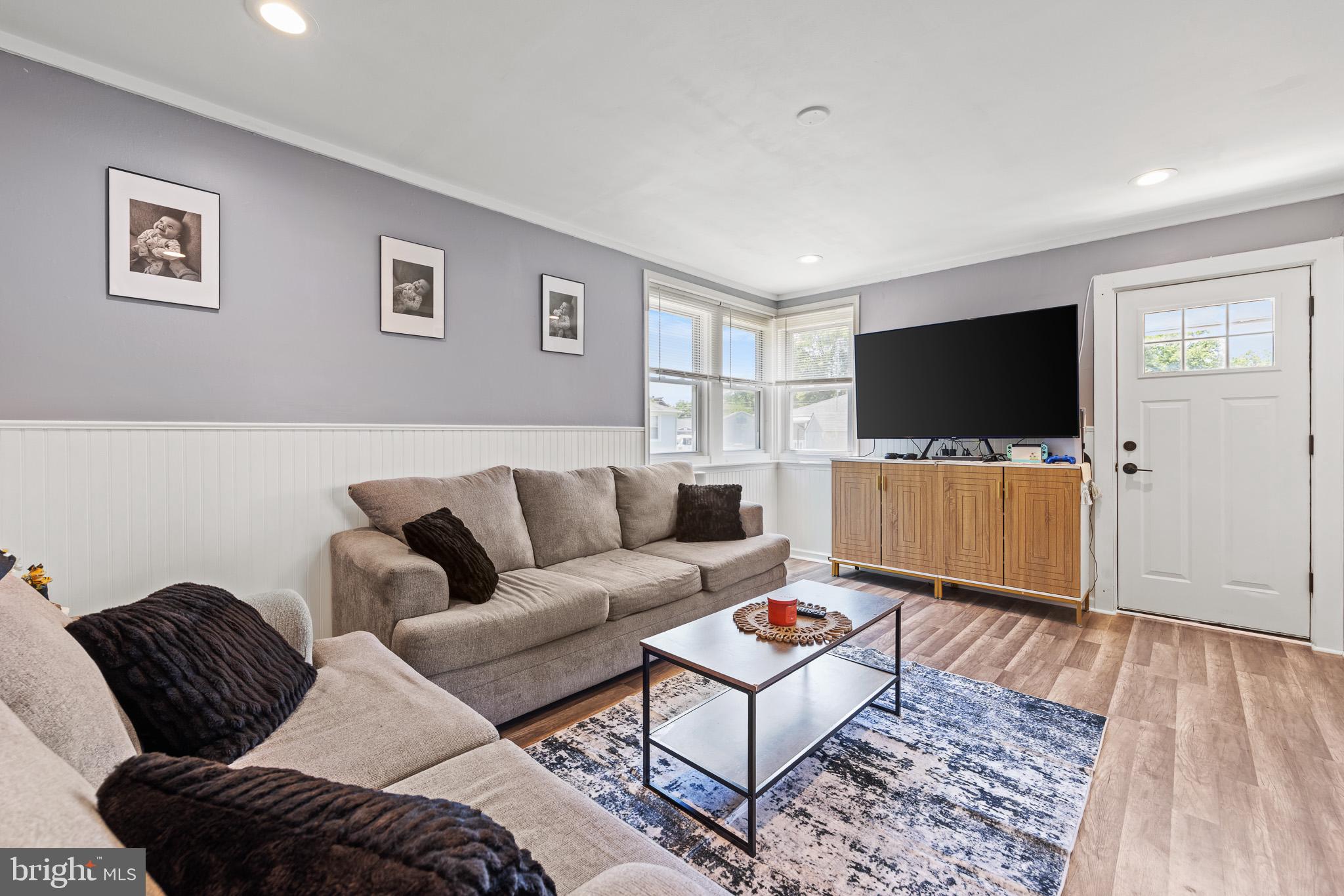 GREEN LAWN PARK - Residential