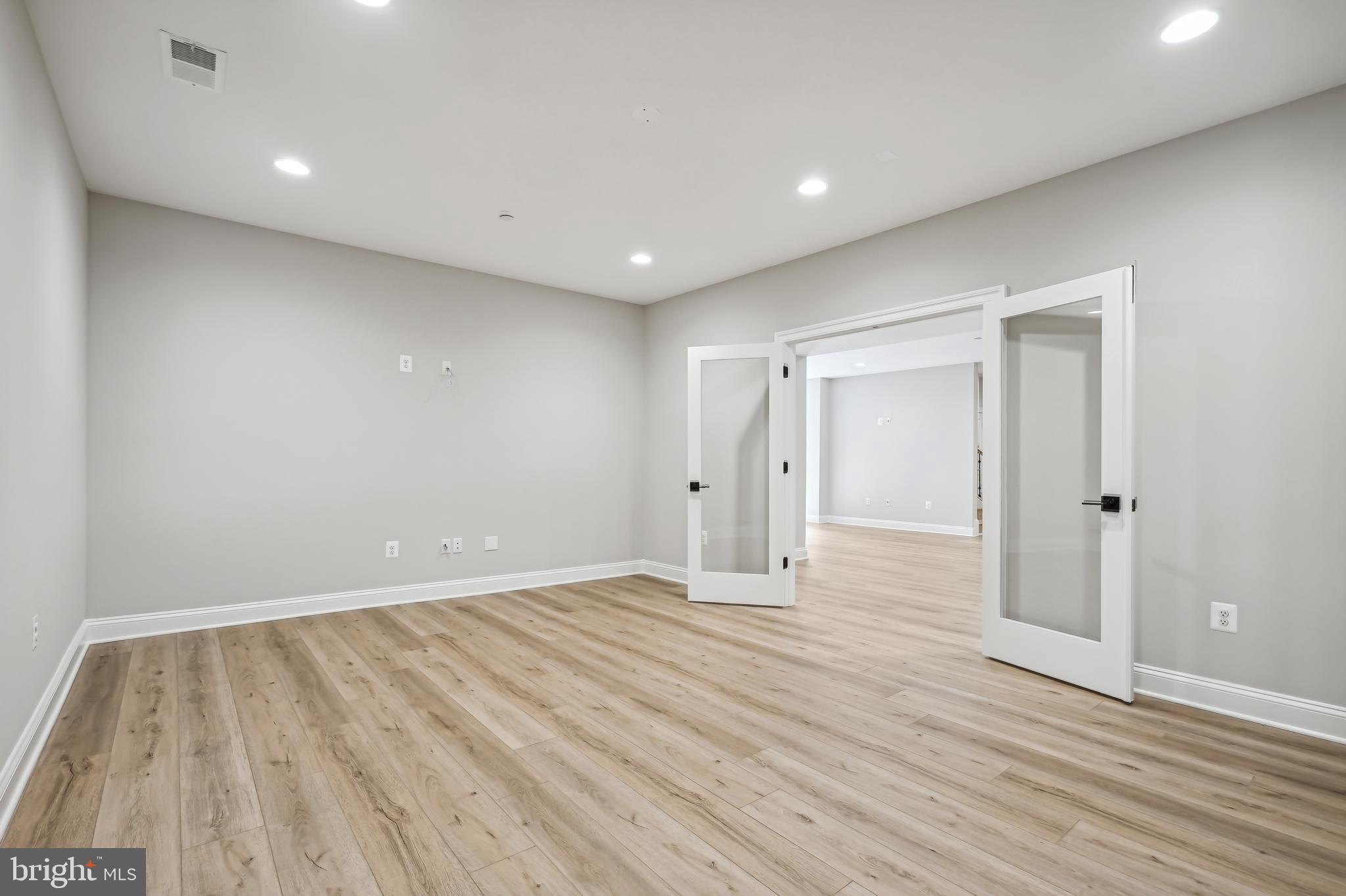 FOXWOOD CROSSING - Residential