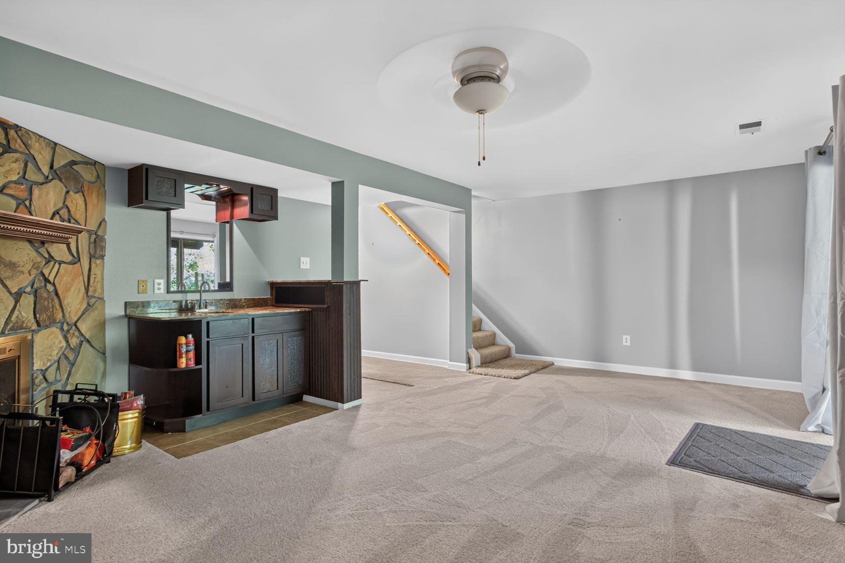 VILLAGE OF LONG REACH - Residential