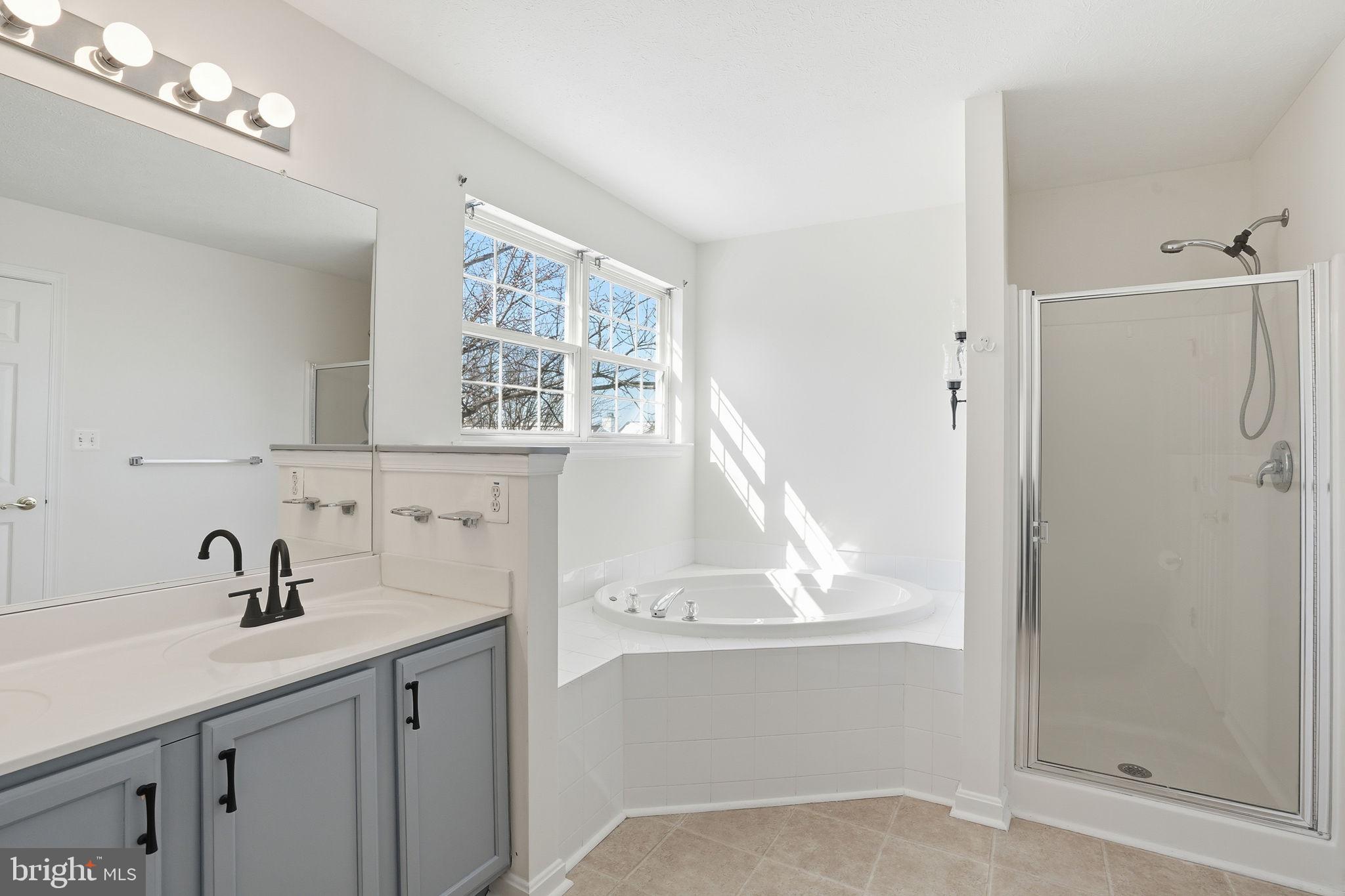 BEACHWOOD ESTATES - Residential