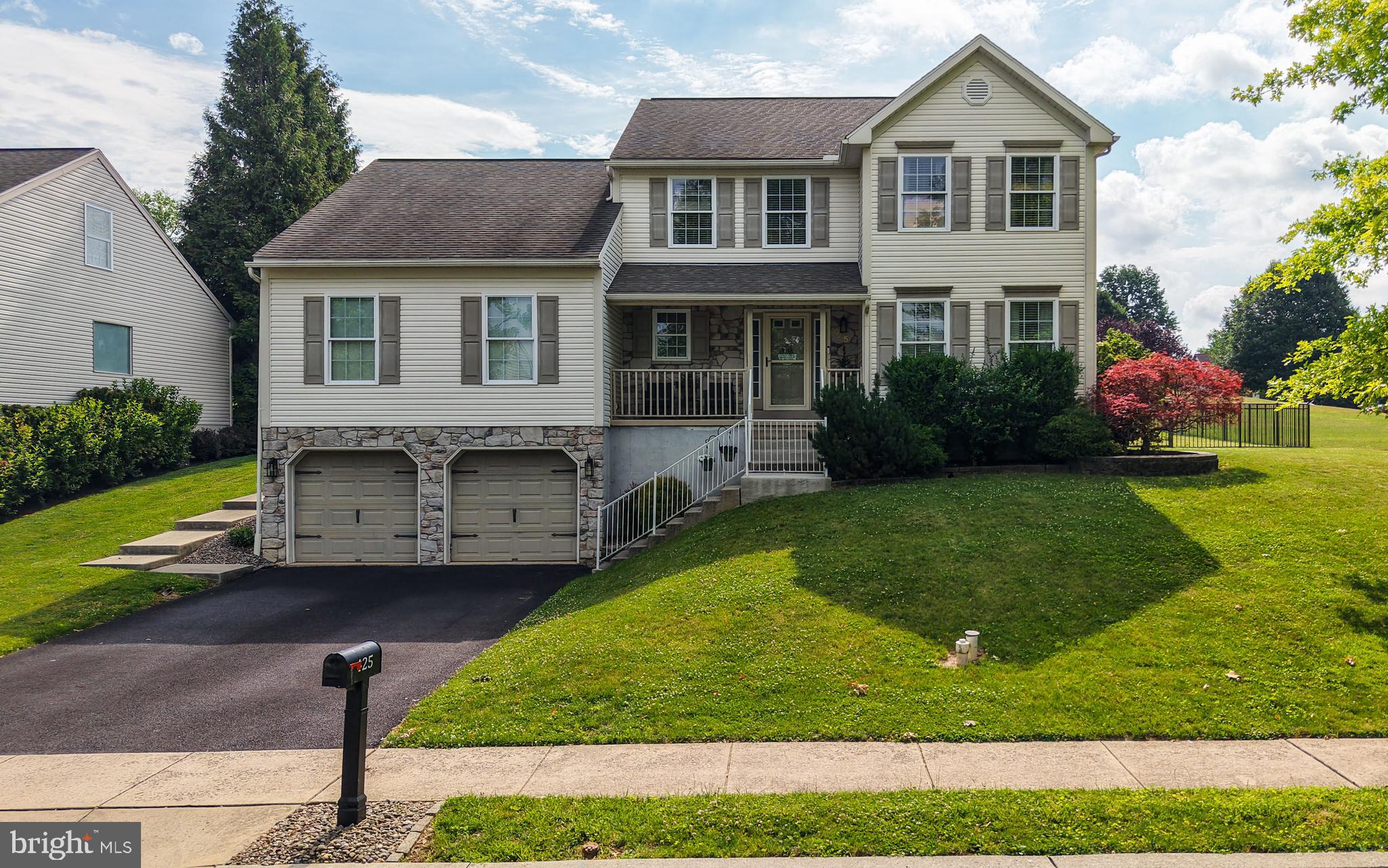 COLLEGE HILL - Residential
