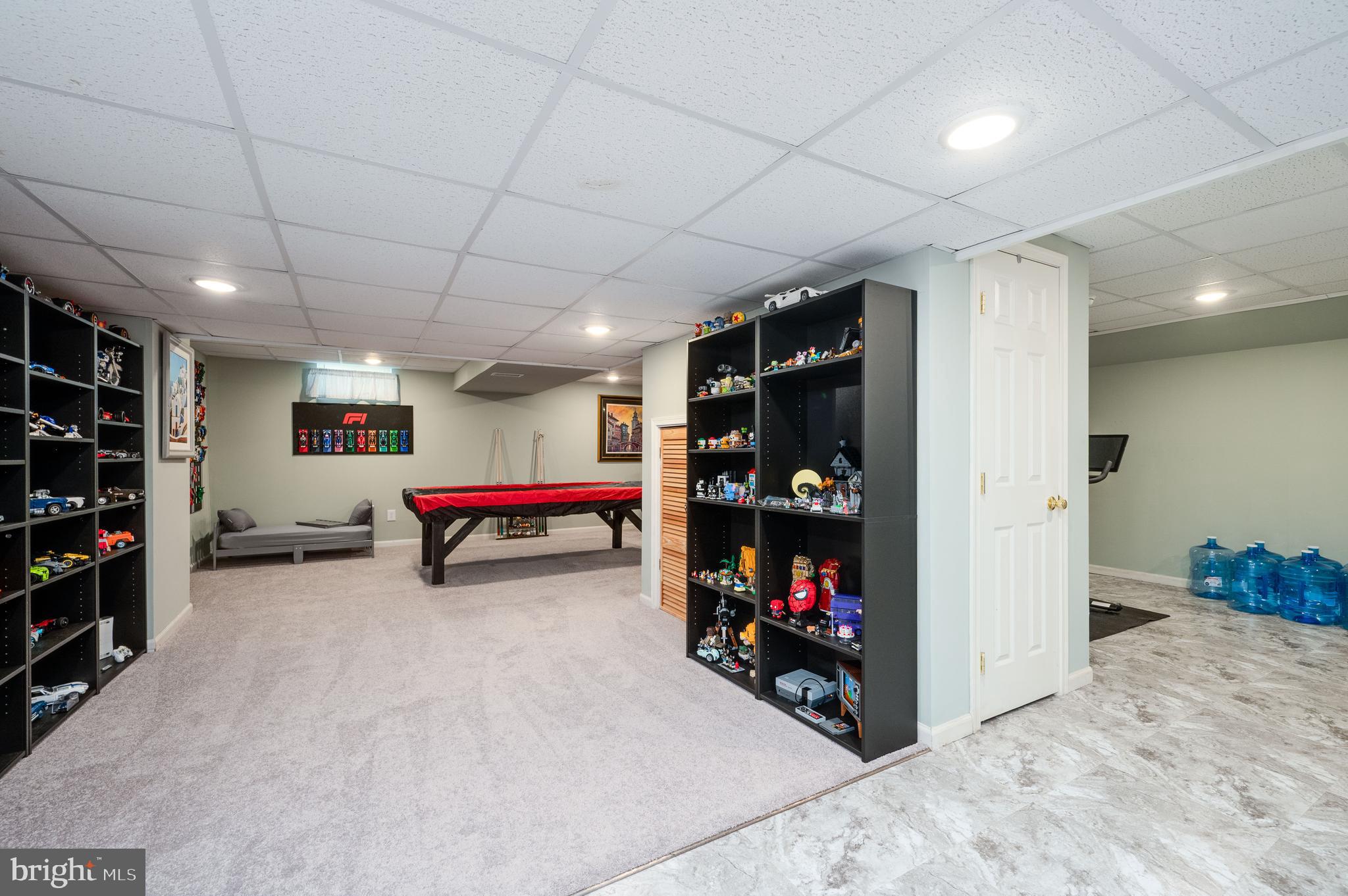 COLLEGE HILL - Residential